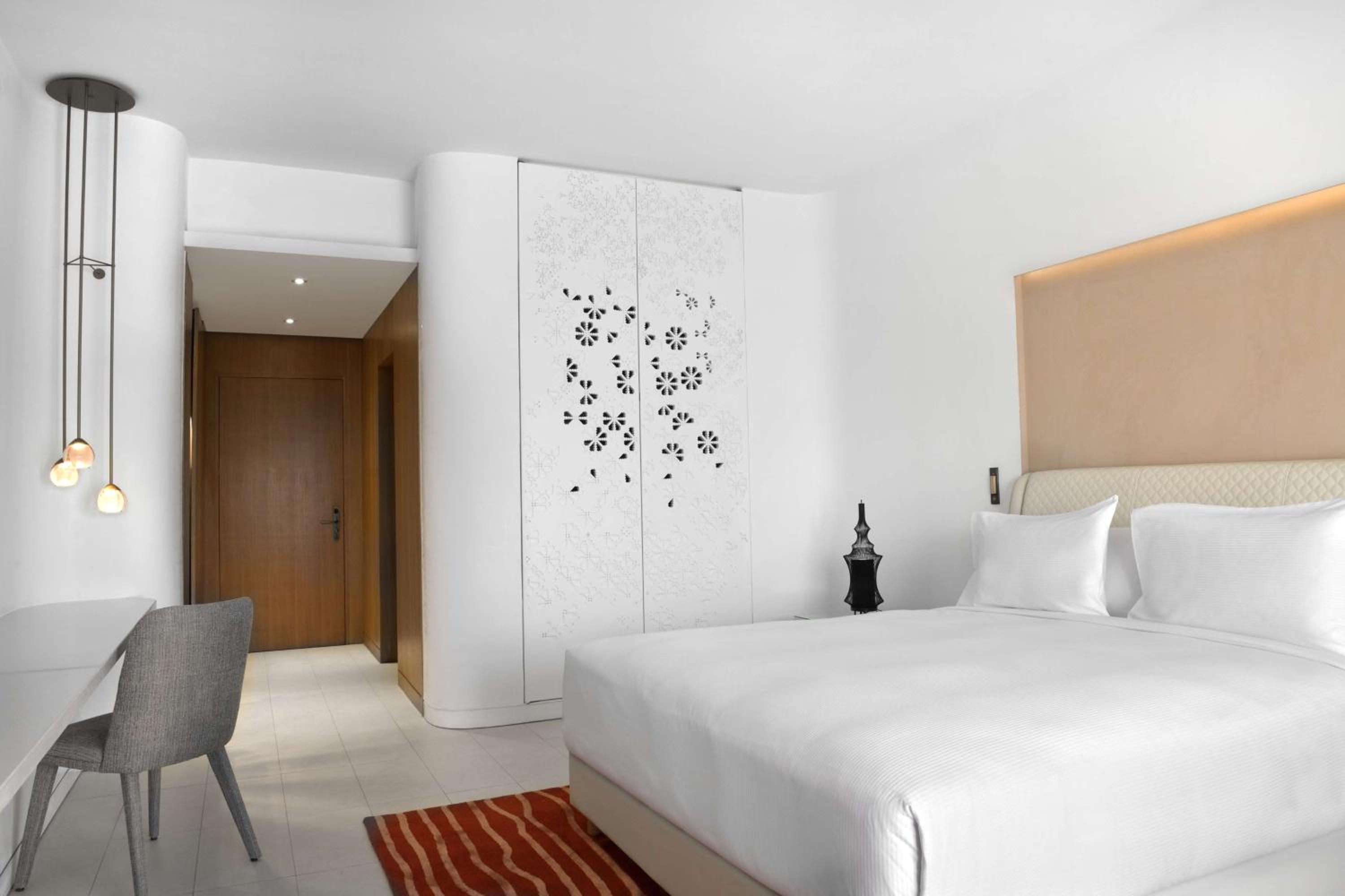 King Guest Room - Photo 2