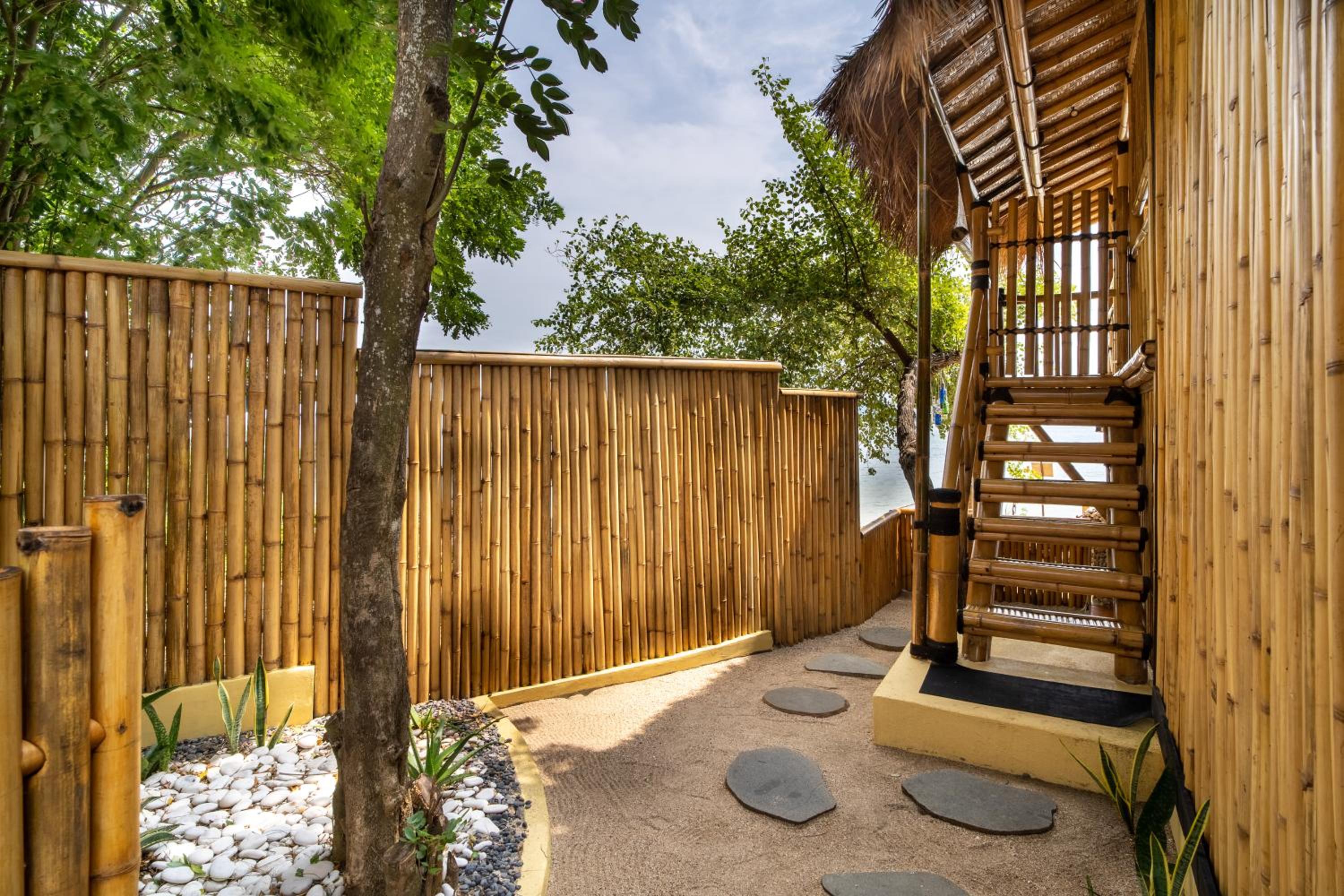 Villa - Beach Front - Photo 5