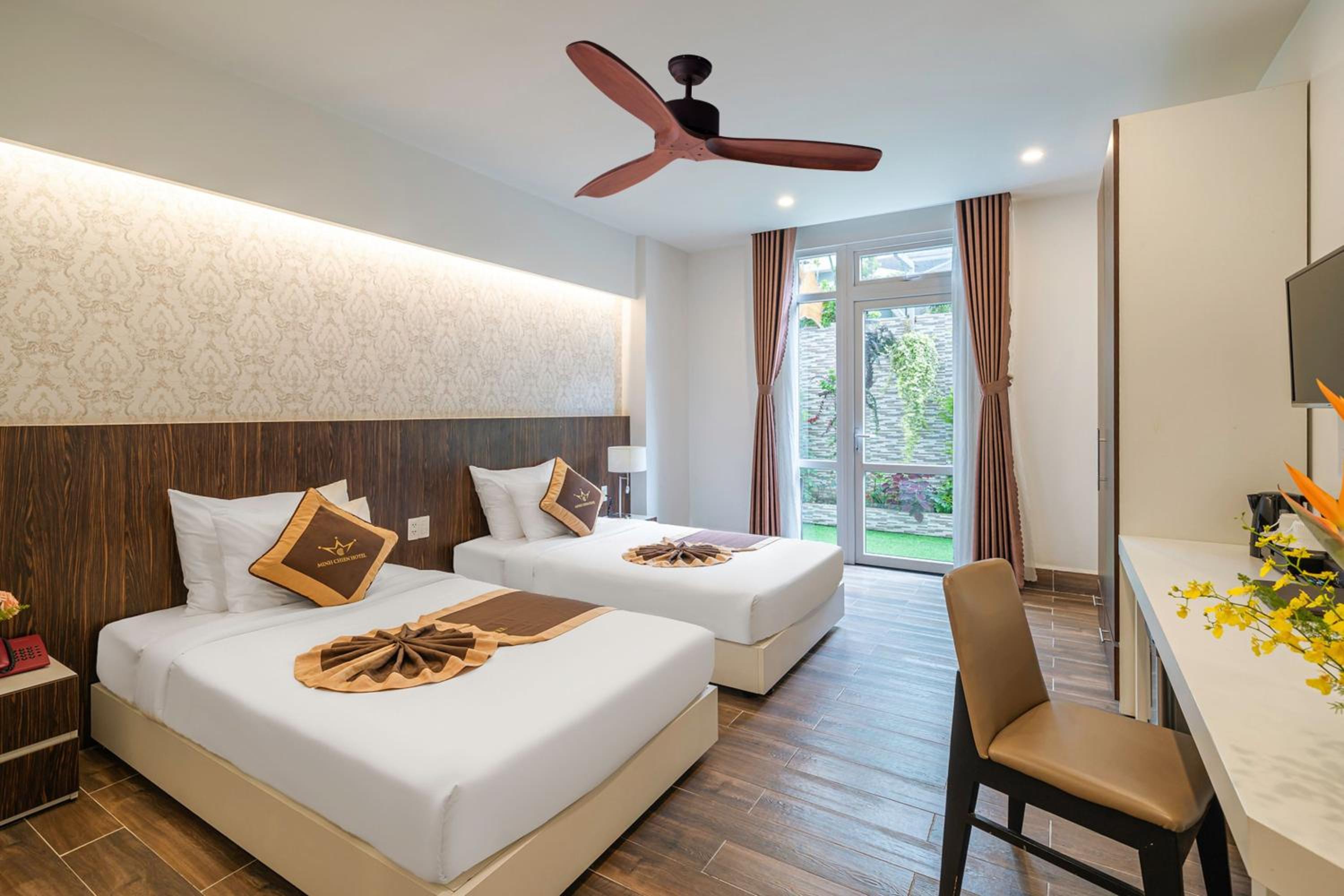 Twin Room with View - Photo 1