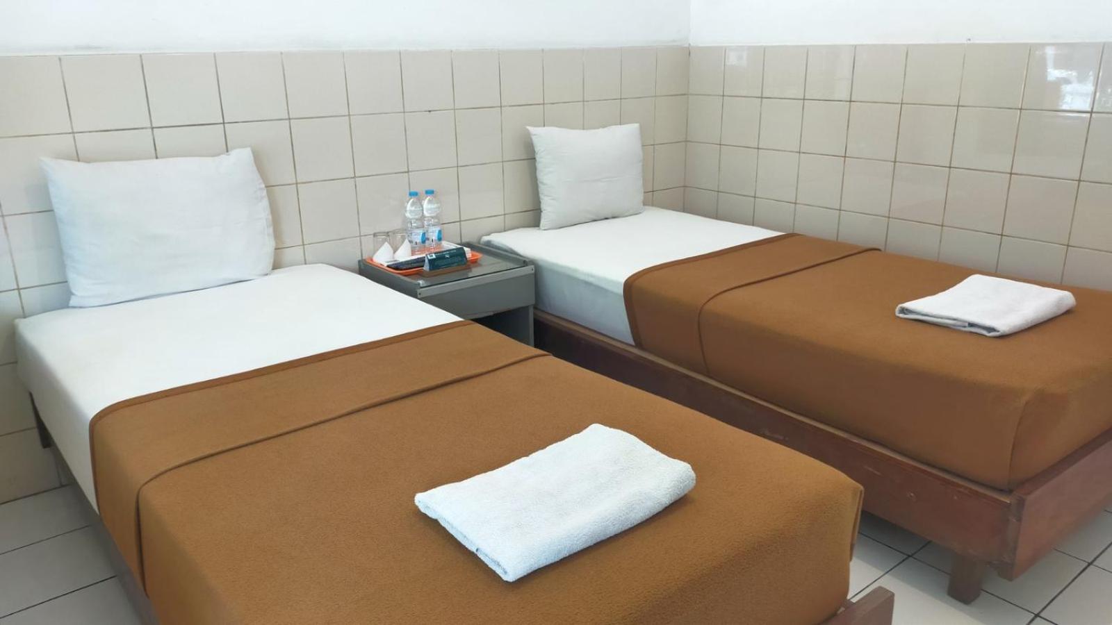 Twin Room With Shared Bathroom photo 1