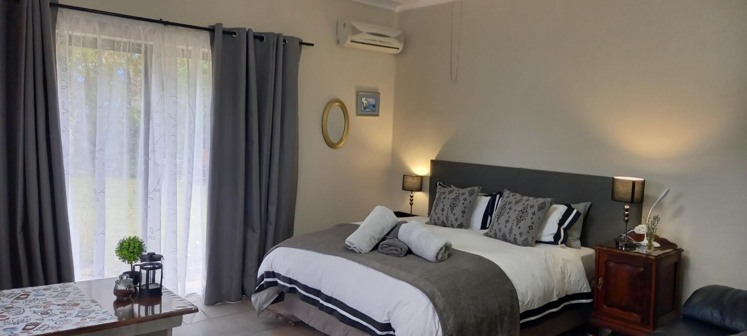 Deluxe Queen Suite