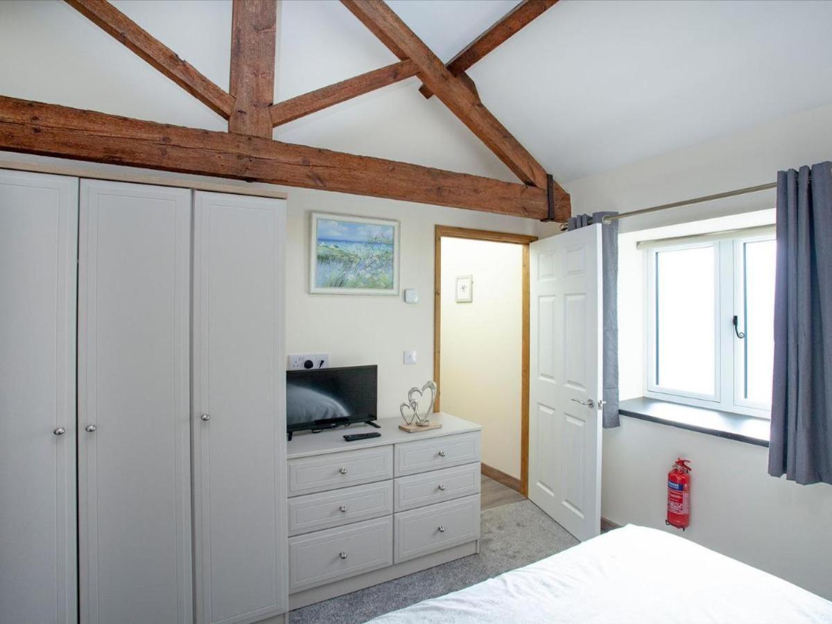 One-Bedroom House photo 2