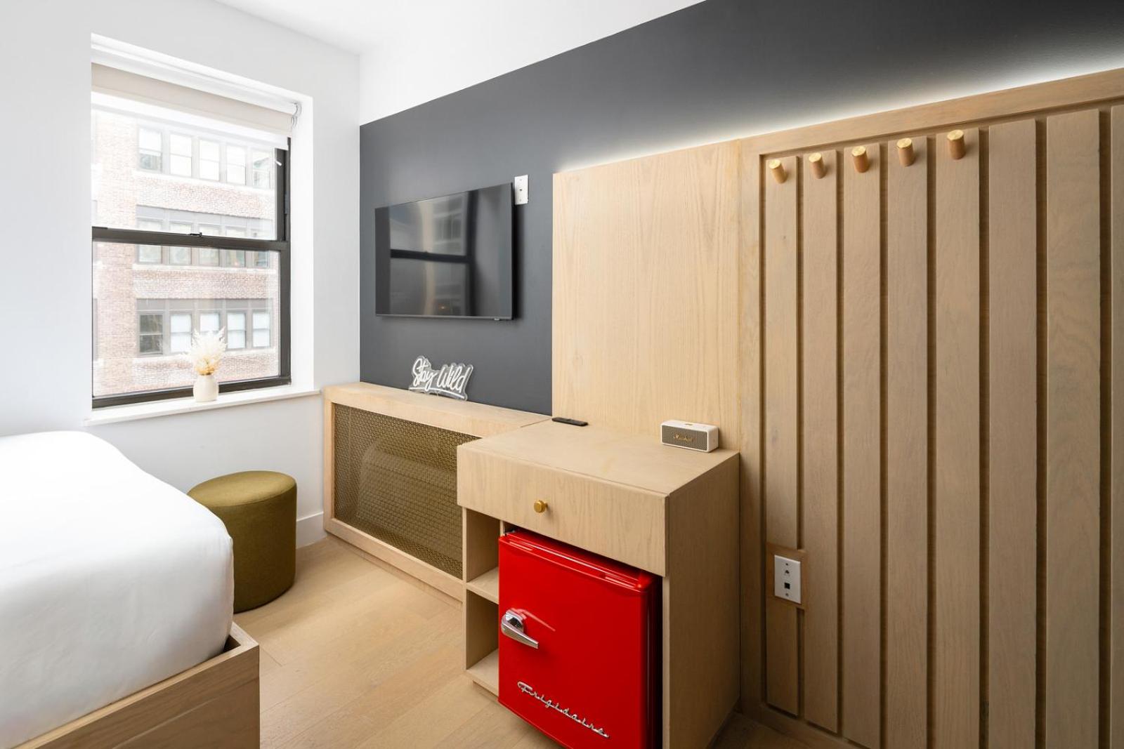 Double Room thumbnail 5