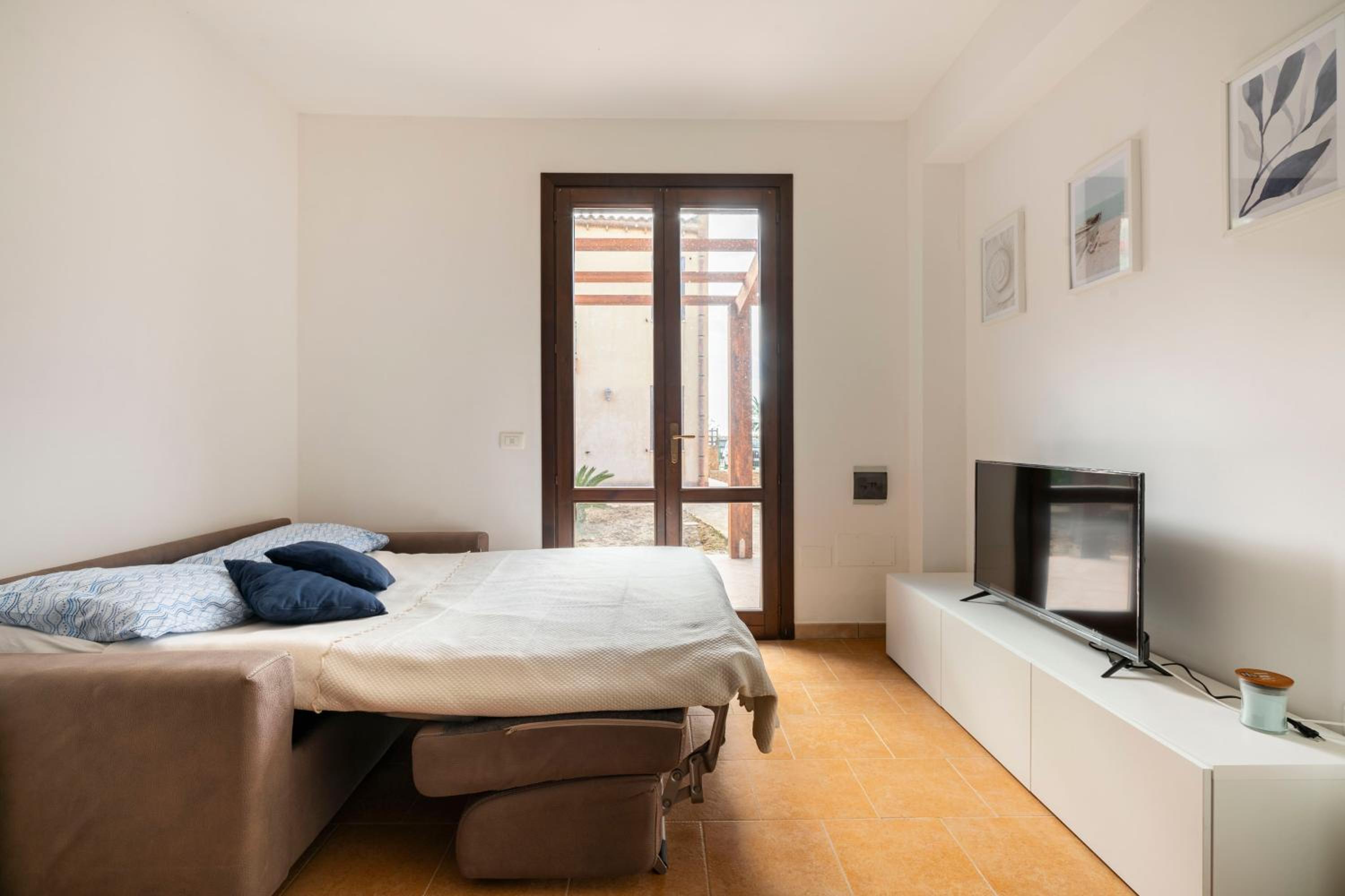 One-Bedroom House photo 3