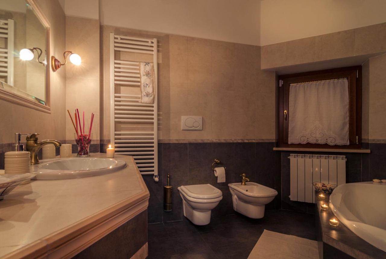 Double or Twin Room with Private Bathroom - Photo 4
