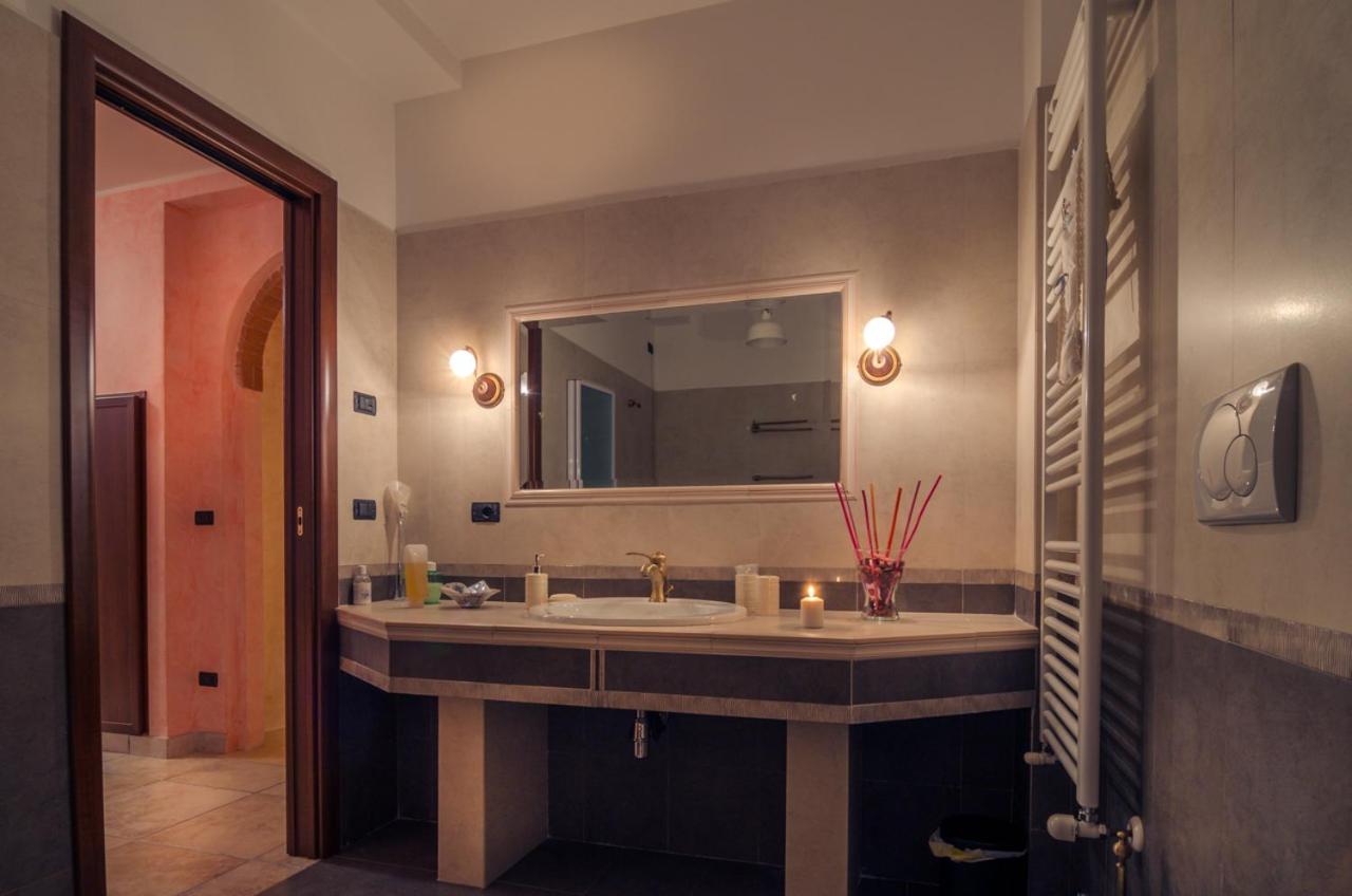 Double or Twin Room with Private Bathroom - Photo 5
