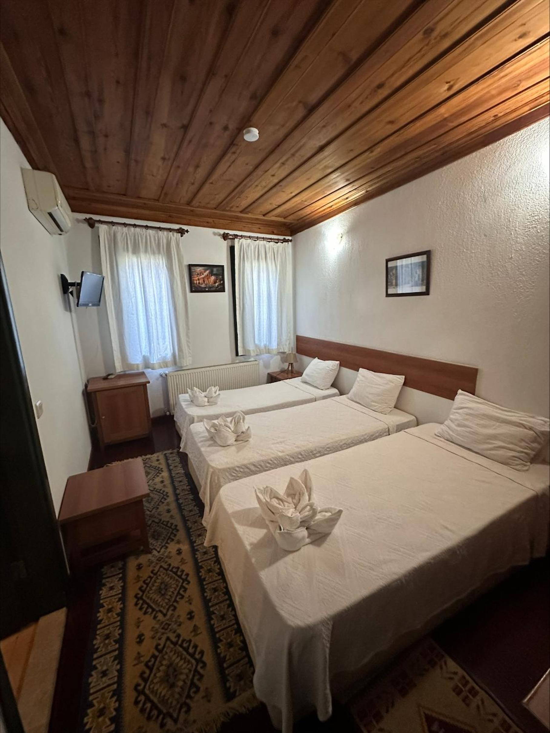 Standard Triple Room - Photo 1