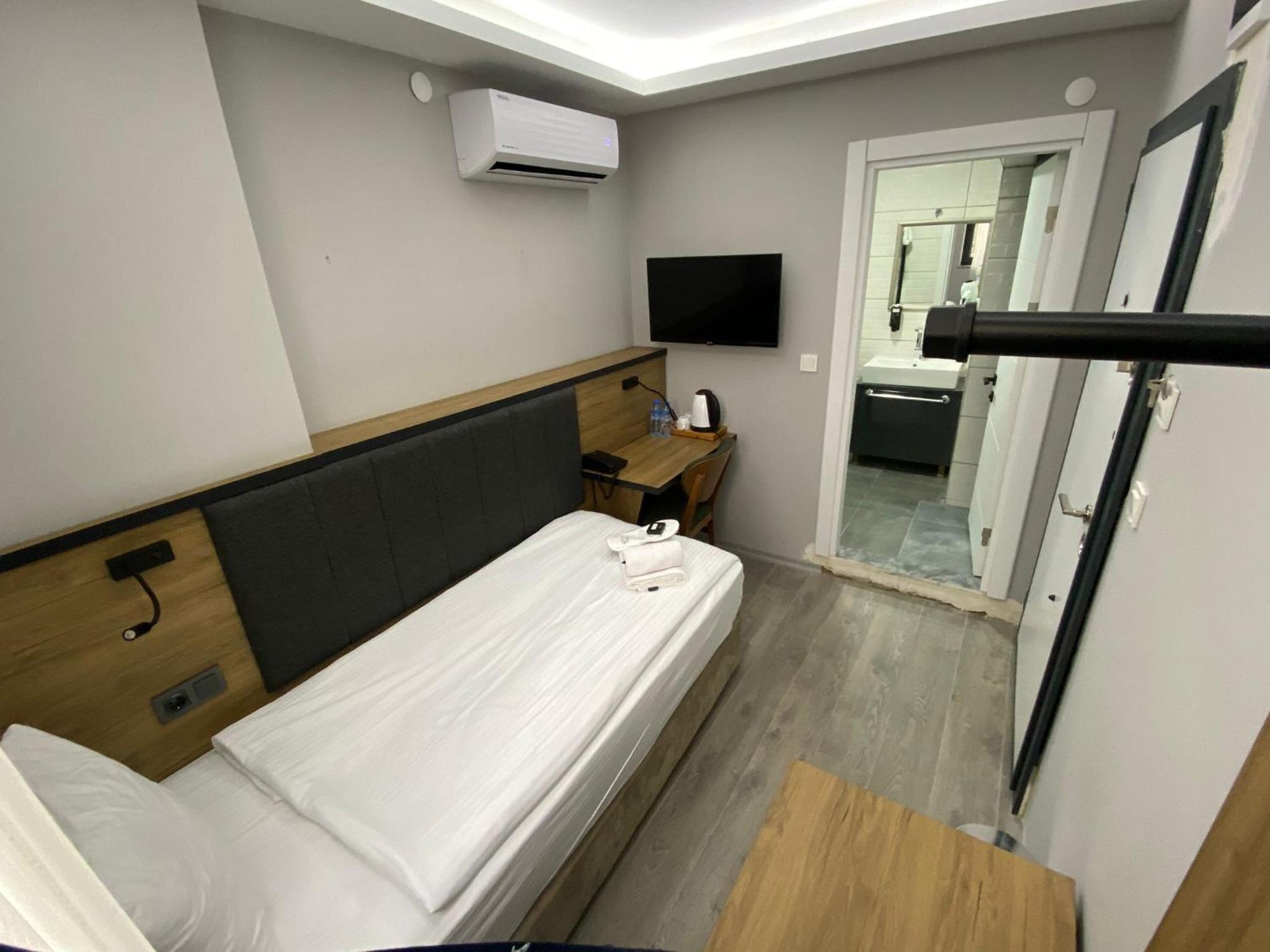 Single Room photo 3