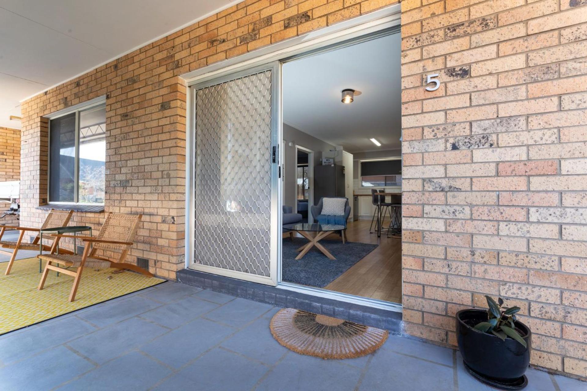 Two-Bedroom House photo 2