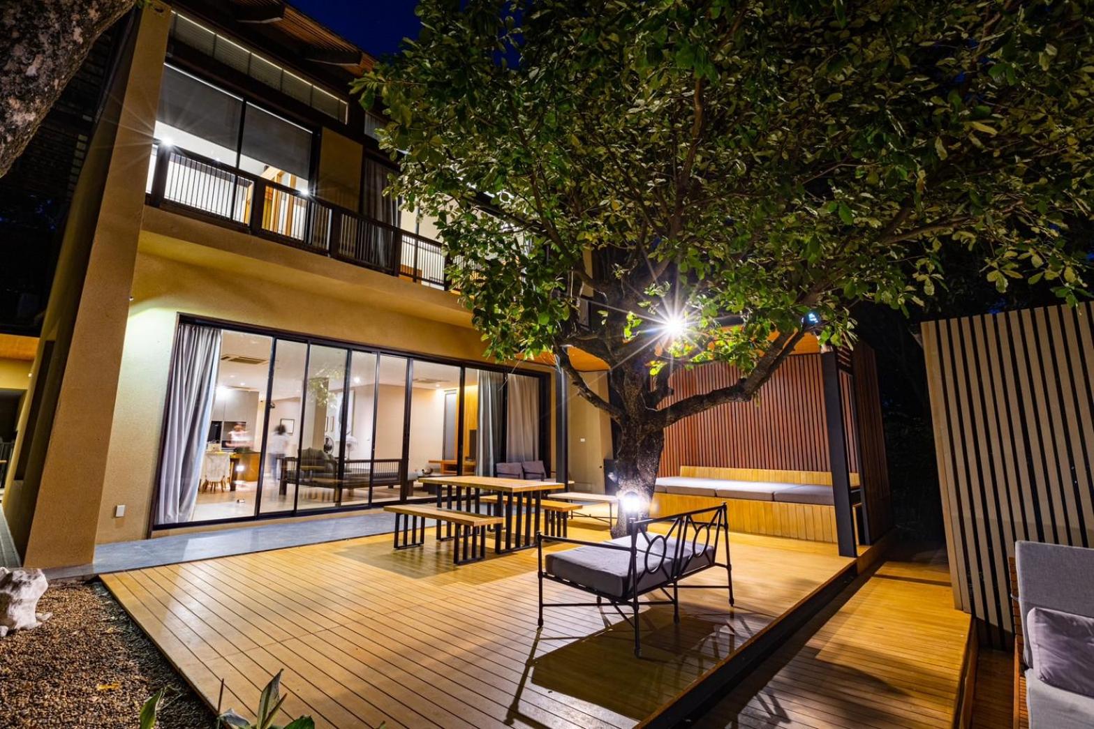 Five-Bedroom House photo 2
