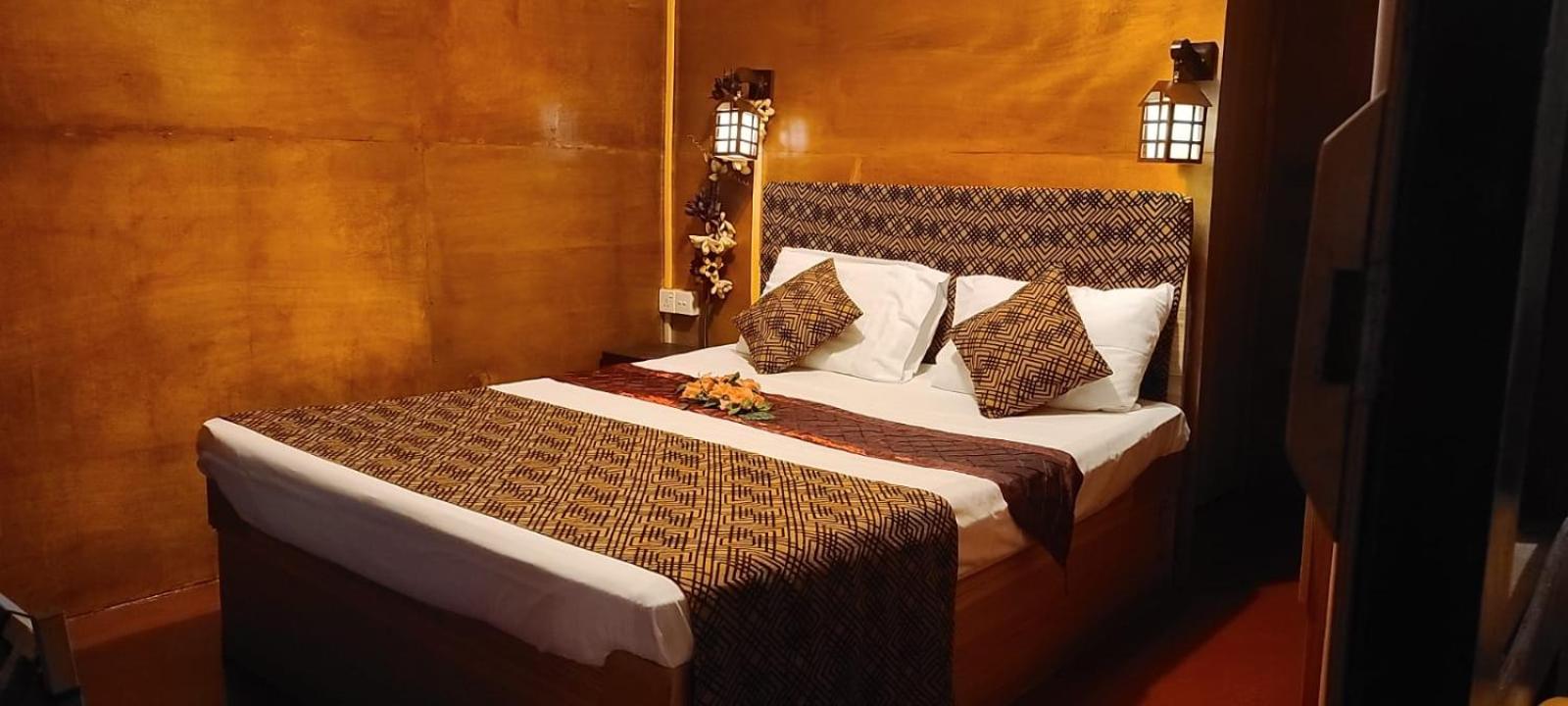 Twin Room with Private Bathroom photo 1