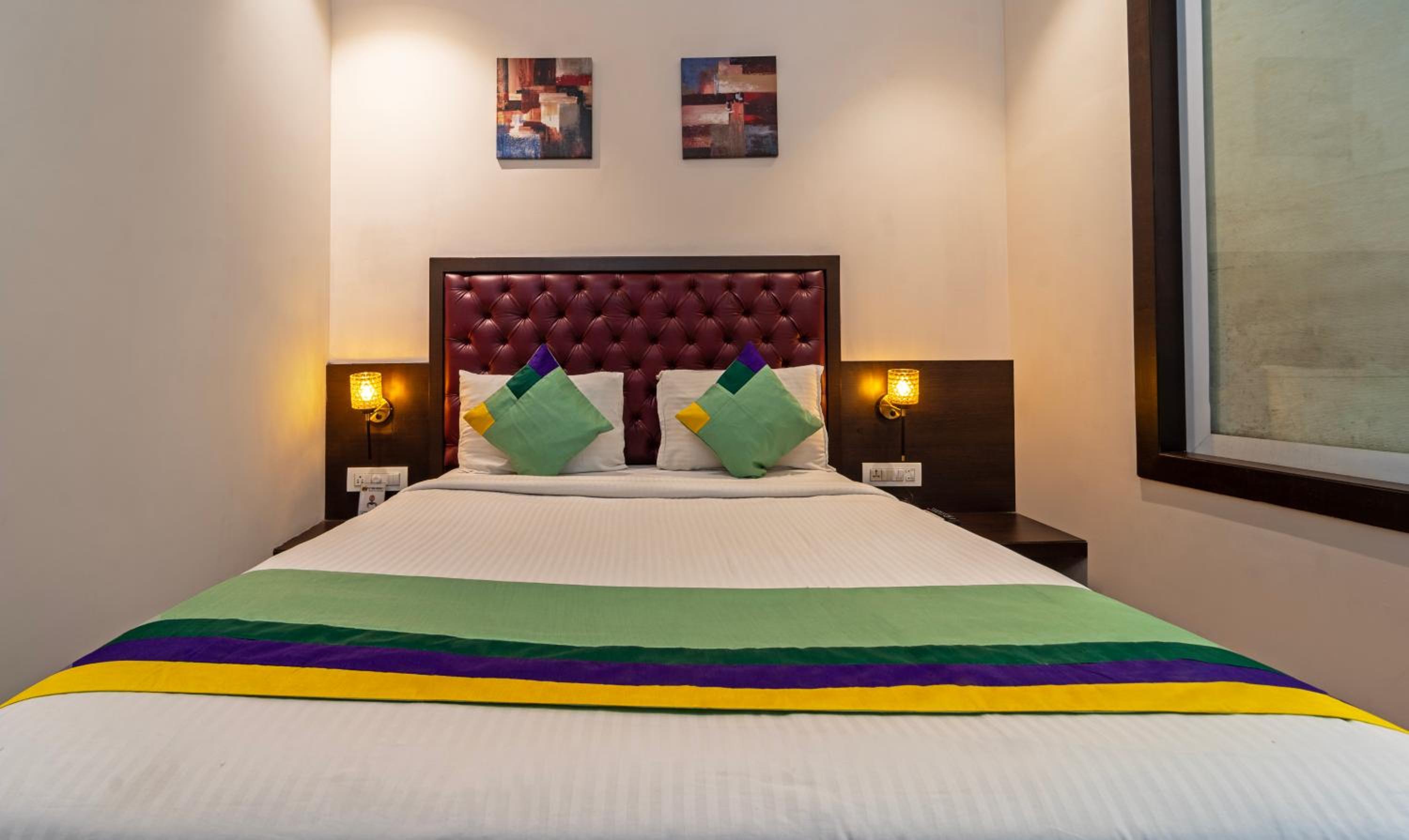 Spacious Premium Room With Mini Fridge photo 2