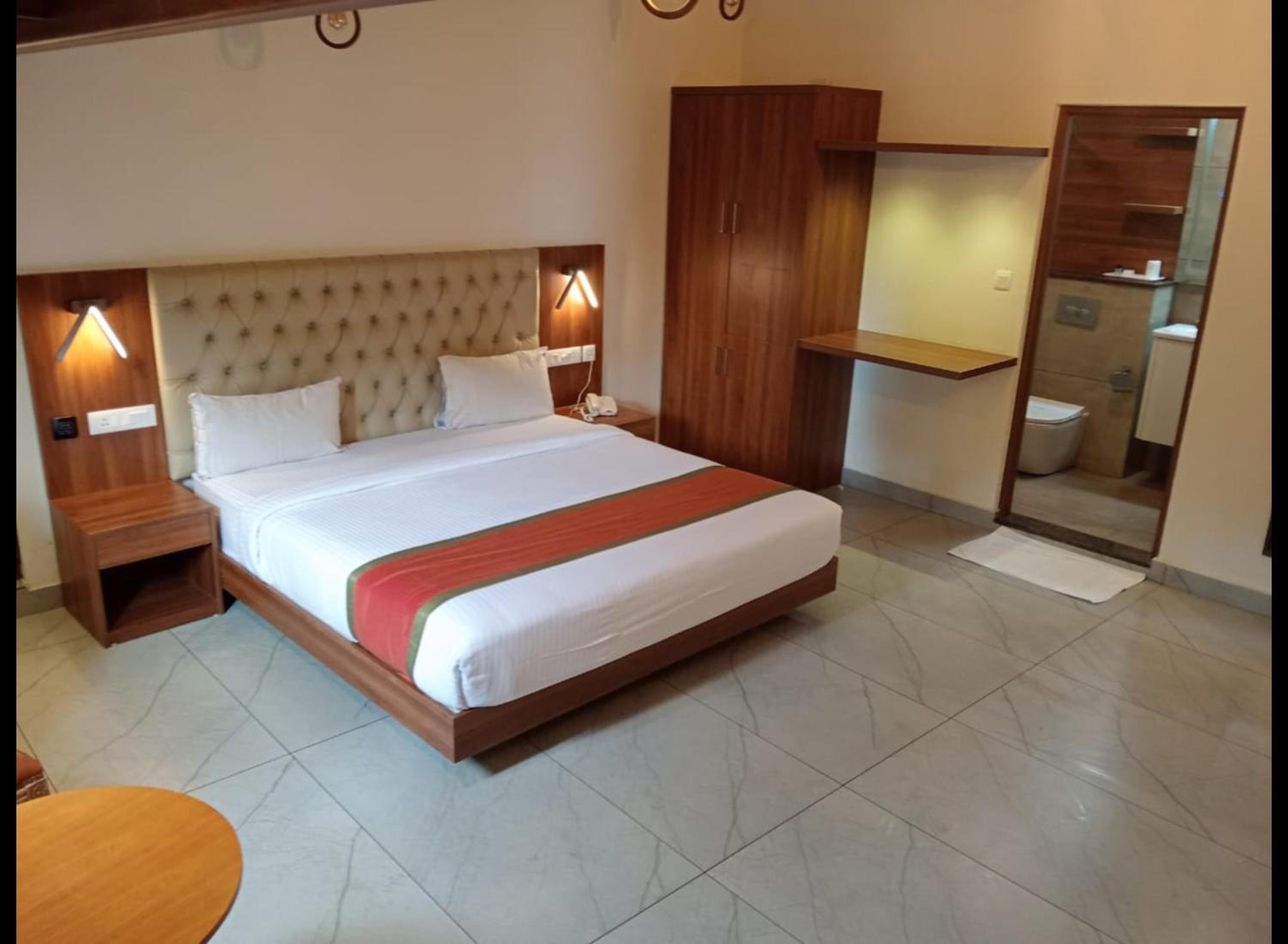 Standard Double Room - Photo 2