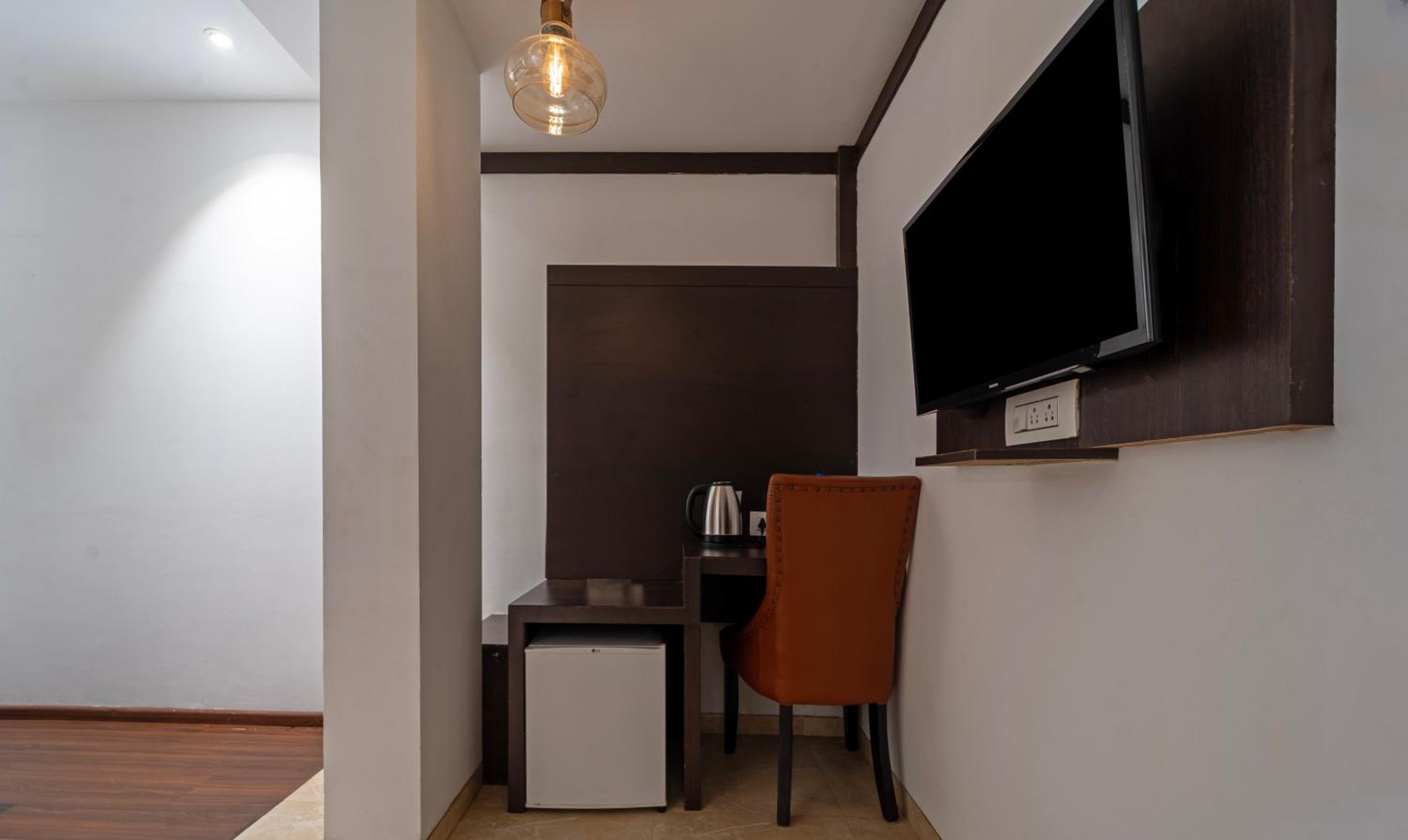 Standard Room With Mini Fridge photo 2