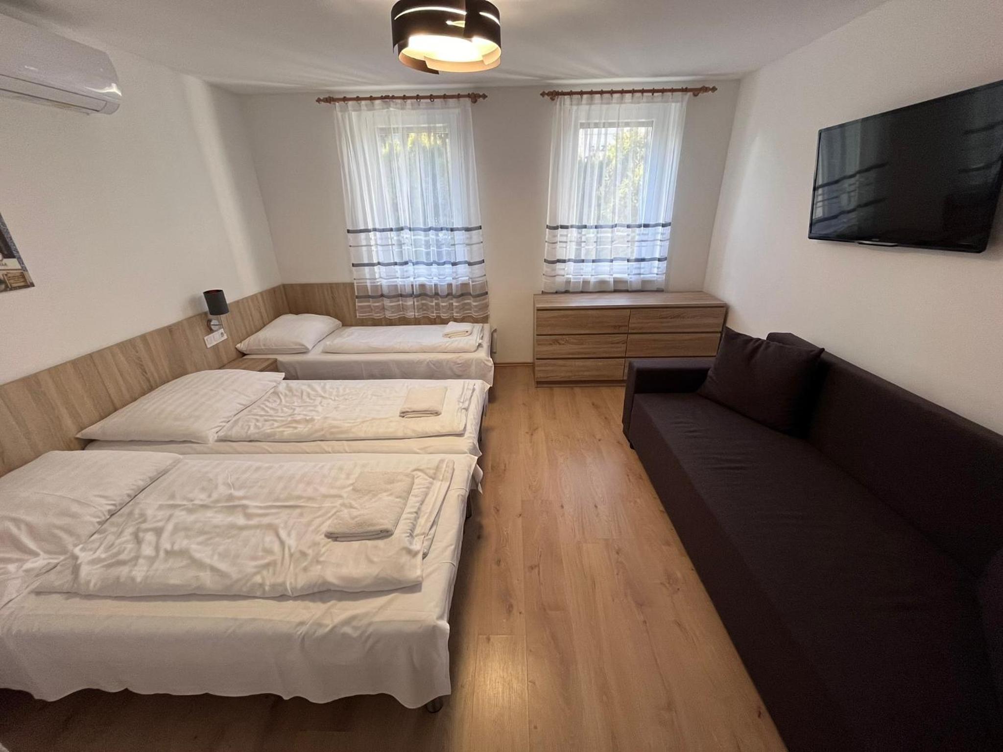 Superior Quadruple Room photo 2
