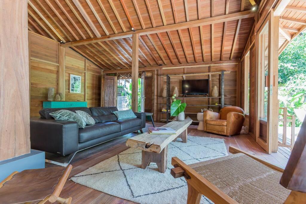 Villa photo 1