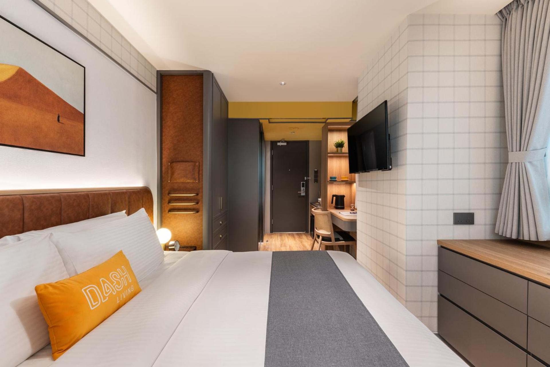 Deluxe Queen Room