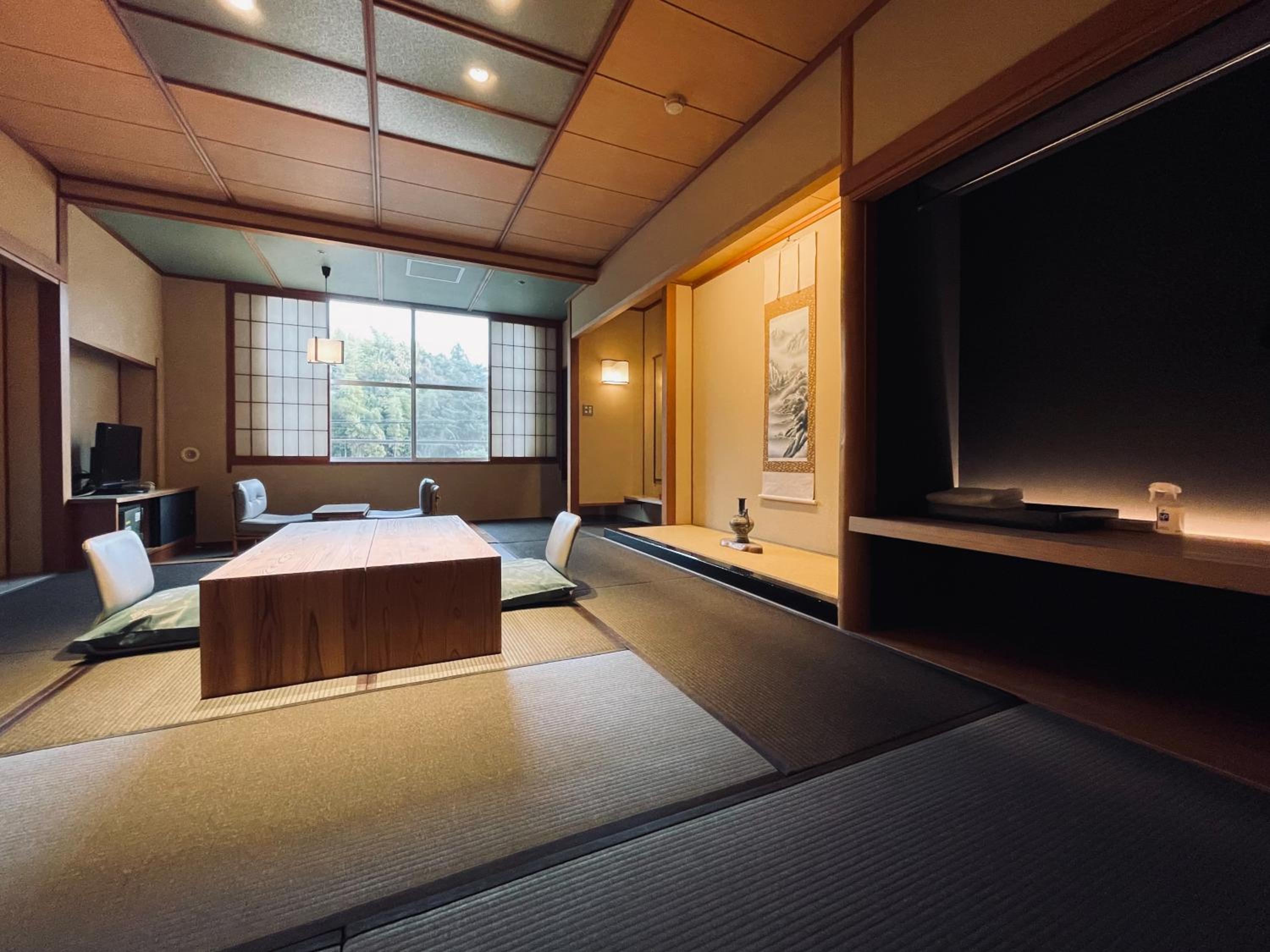 Japanese-Style Quadruple Room photo 3
