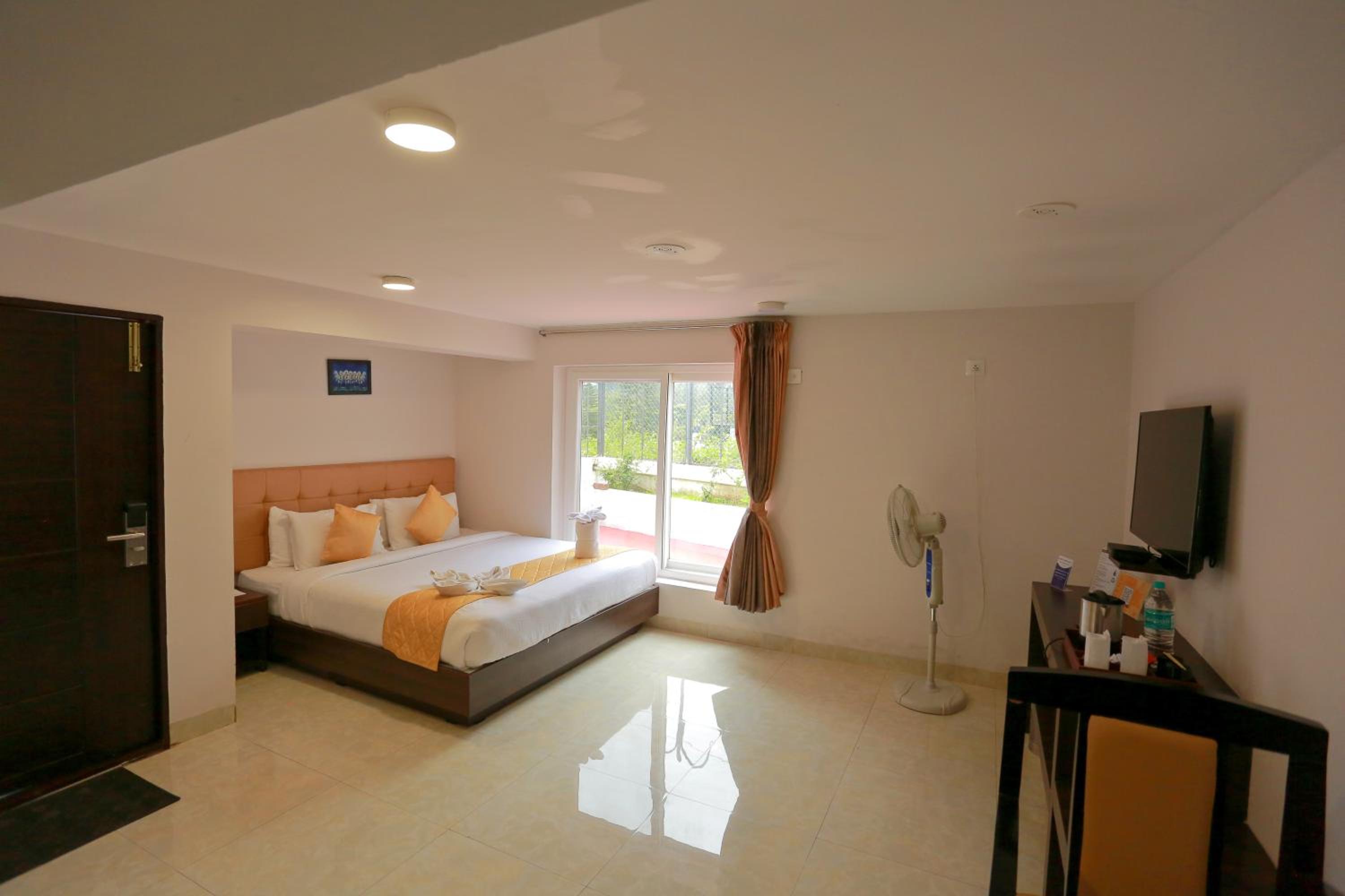 Standard  Room NON A/C - Photo 2