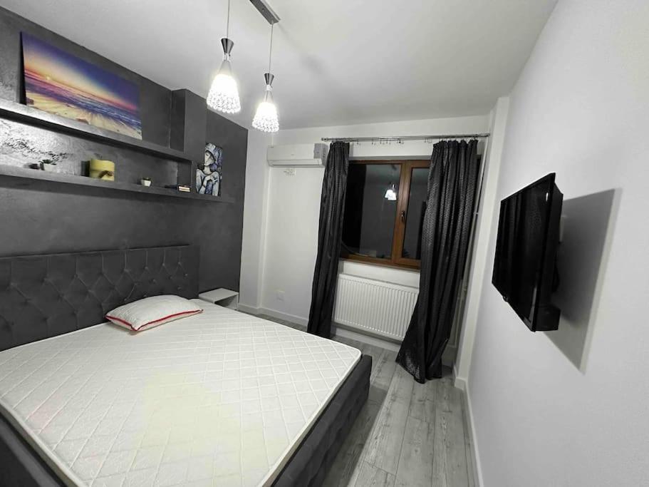 Three-Bedroom Apartment photo 1