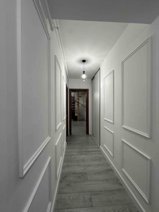 Three-Bedroom Apartment photo 2