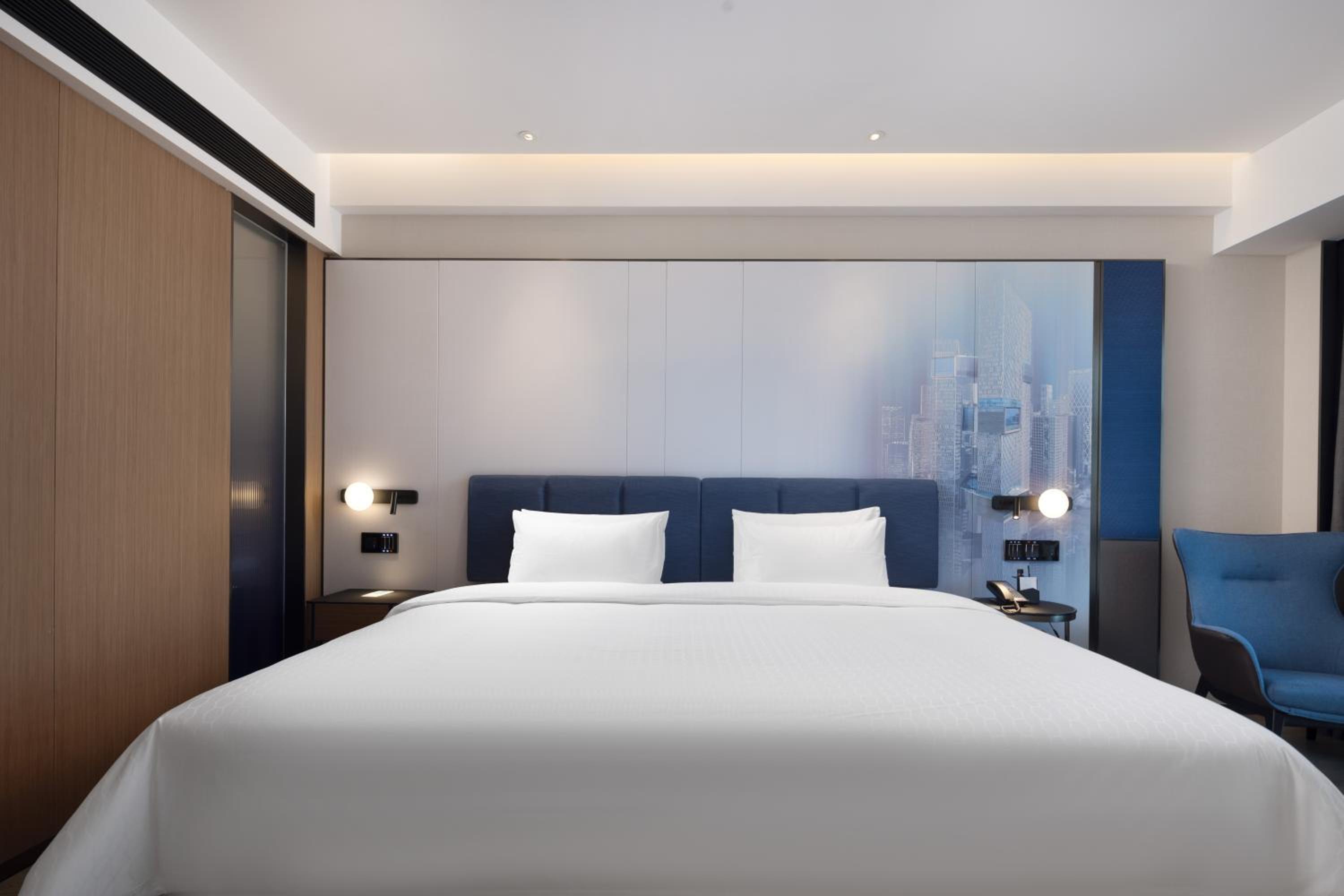 Hollywood Superior Bed Room photo 1