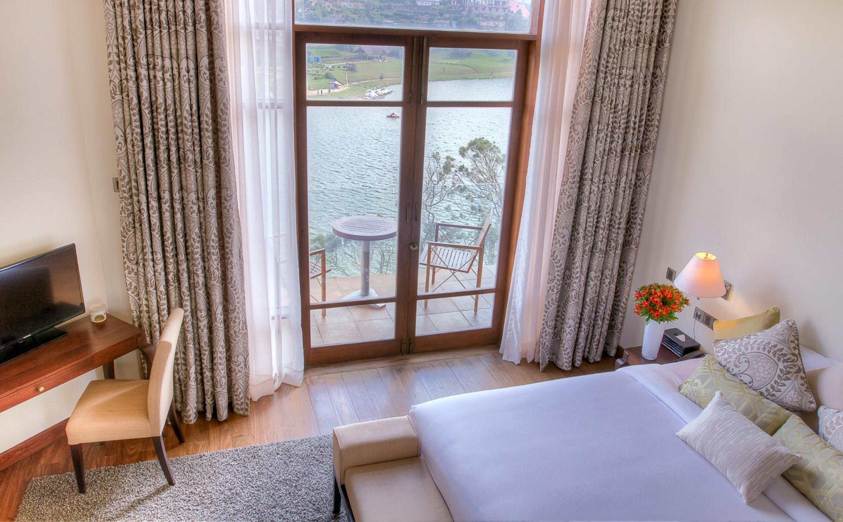 Deluxe Lake View – Fairyland photo 2
