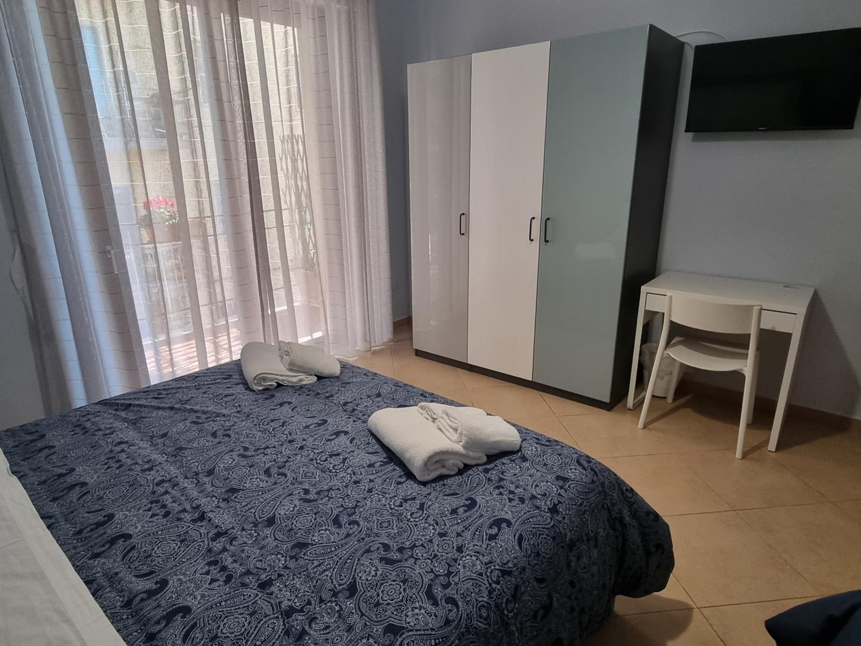 Double Room with Private External Bathroom