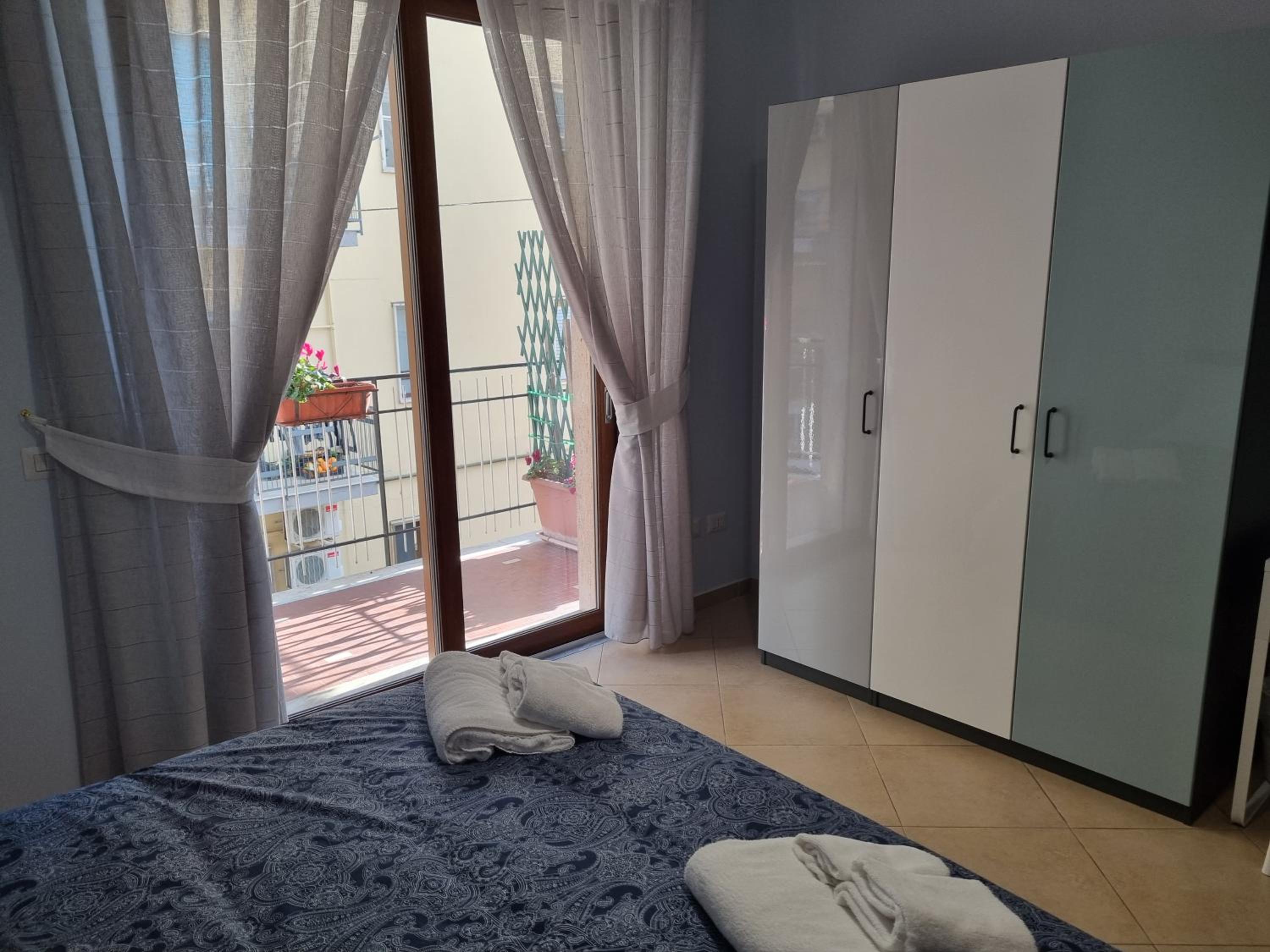 Double Room with Private External Bathroom photo 2