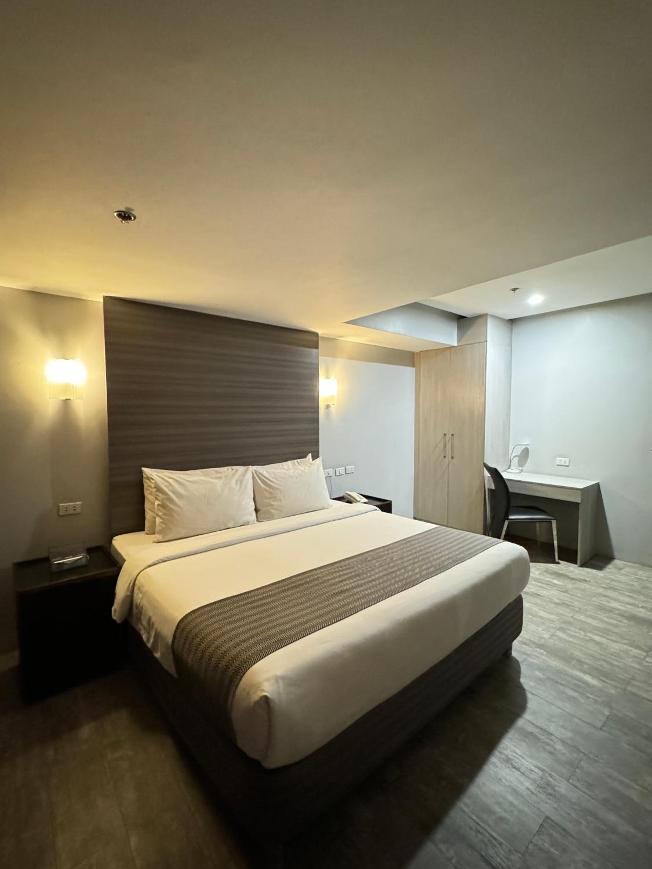 Executive Suite photo 3