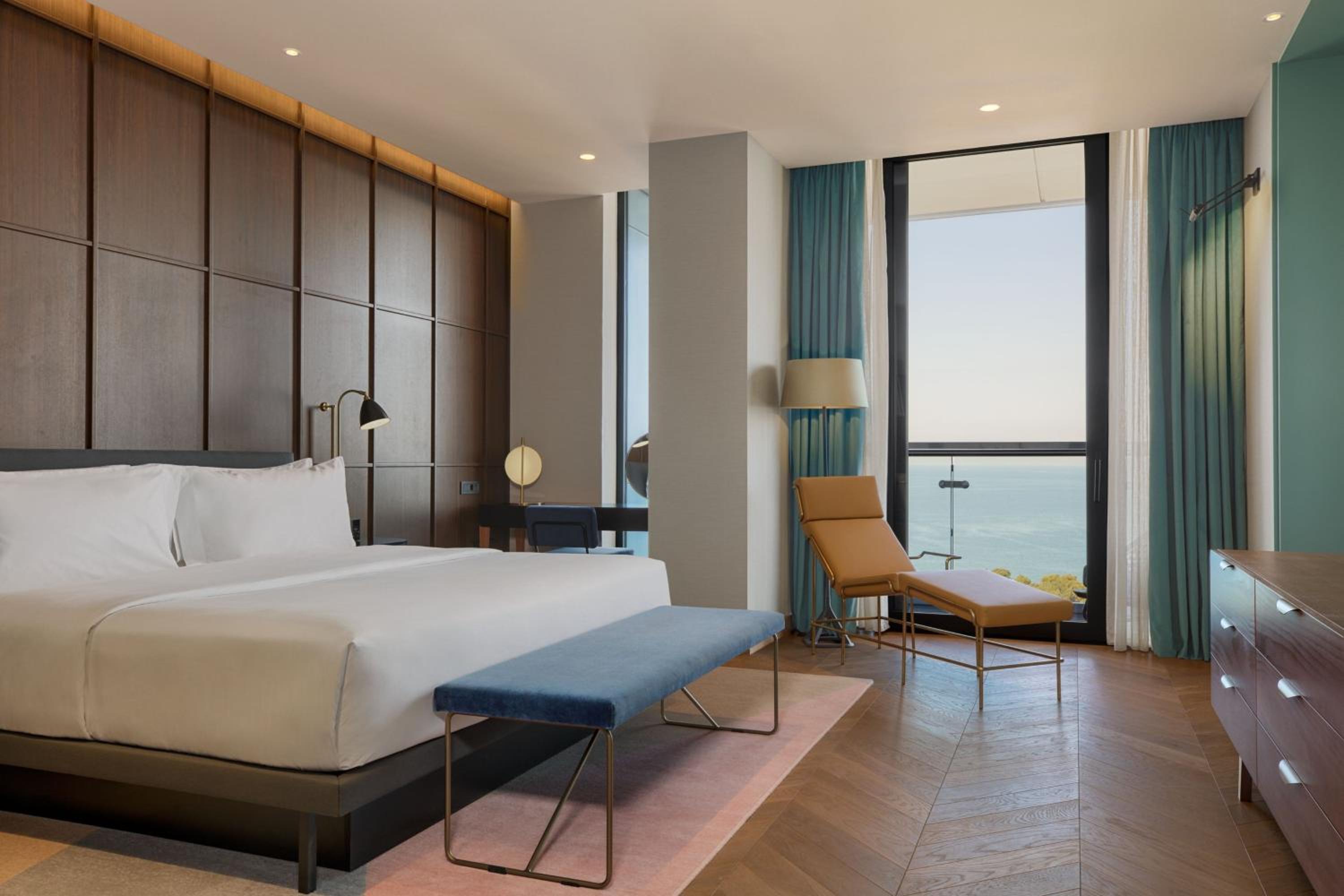Junior Suite, Junior Suite, 1 King, Sea view, Balcony - Photo 1