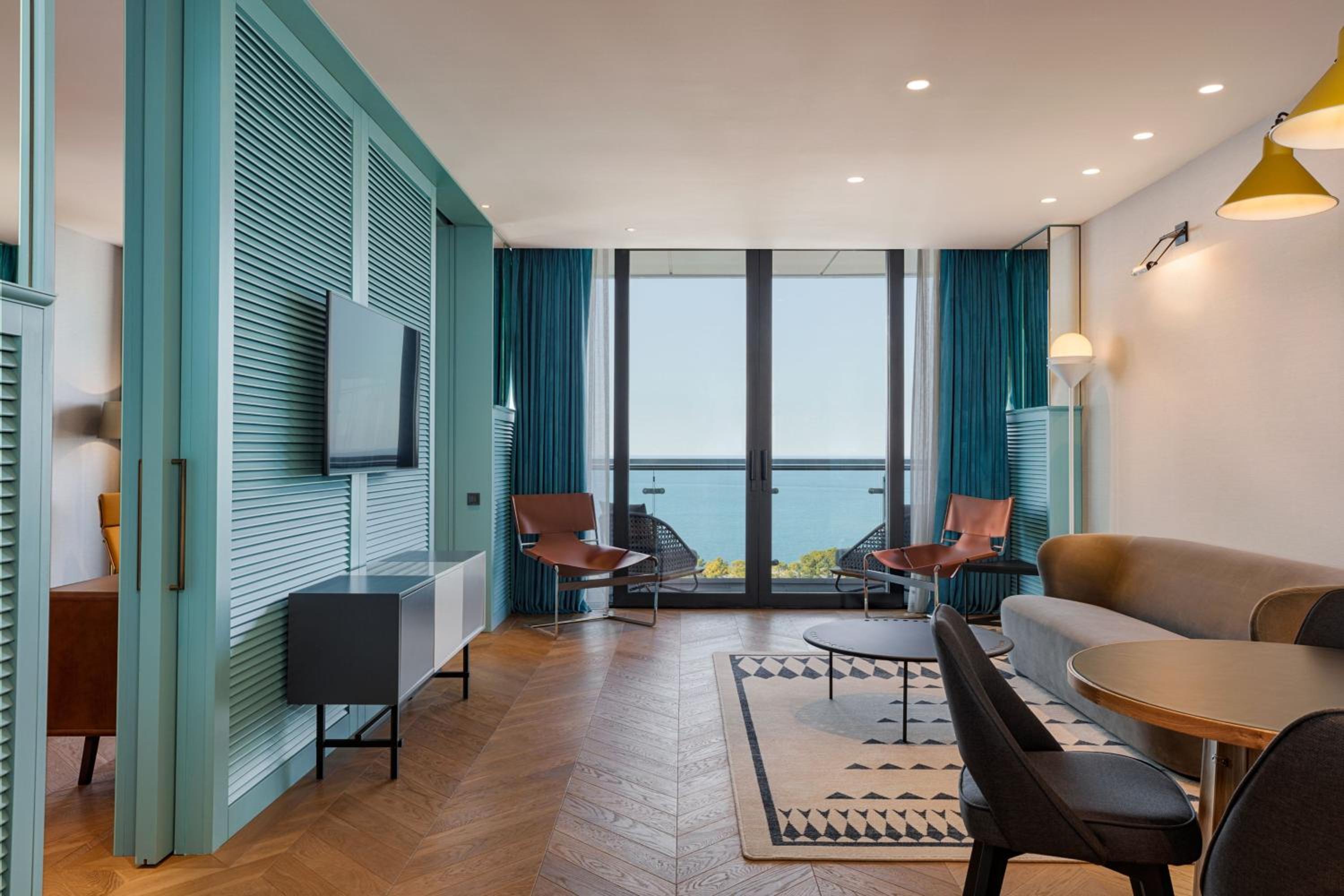 Junior Suite, Junior Suite, 1 King, Sea view, Balcony - Photo 7