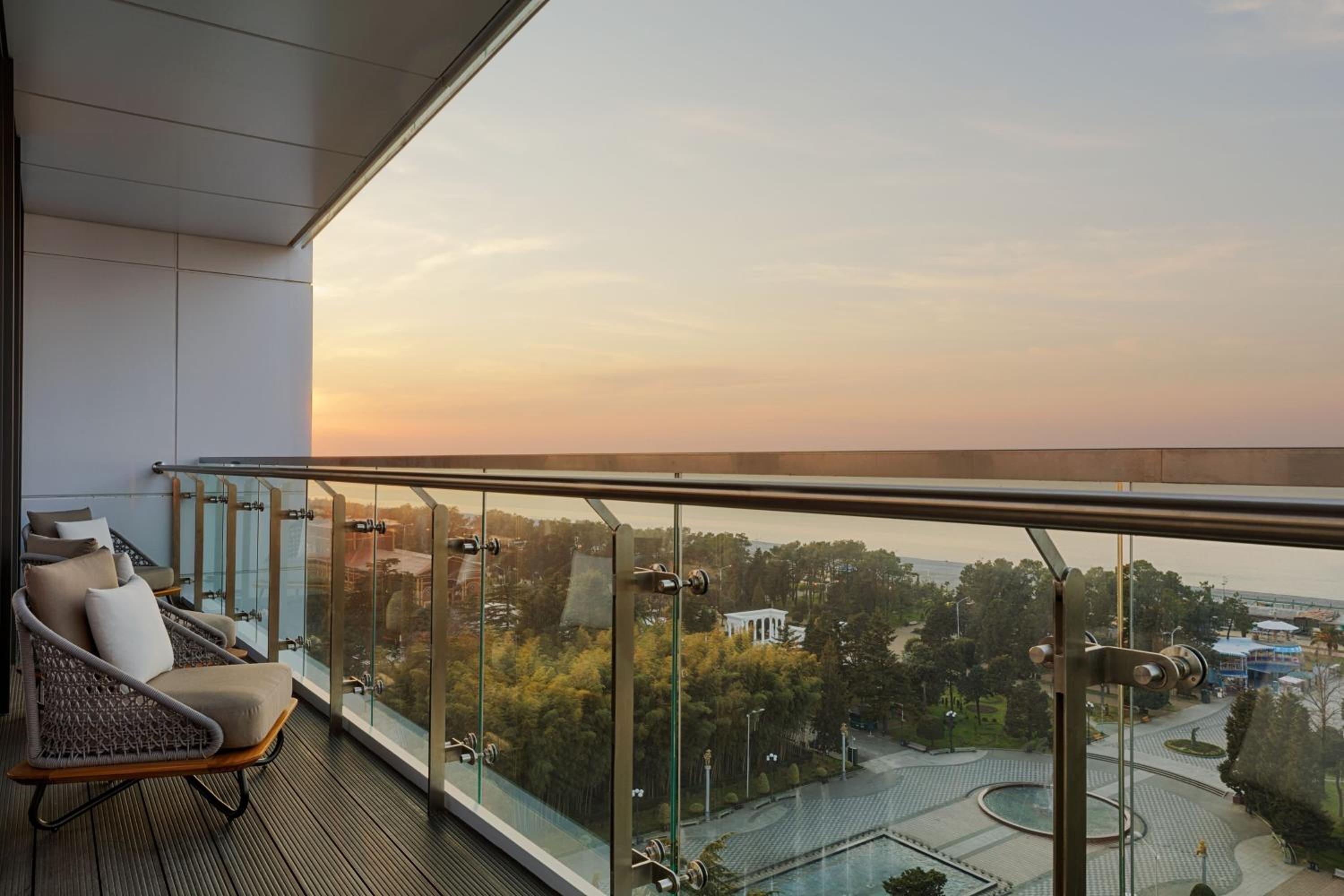 Junior Suite, Junior Suite, 1 King, Sea view, Balcony - Photo 4