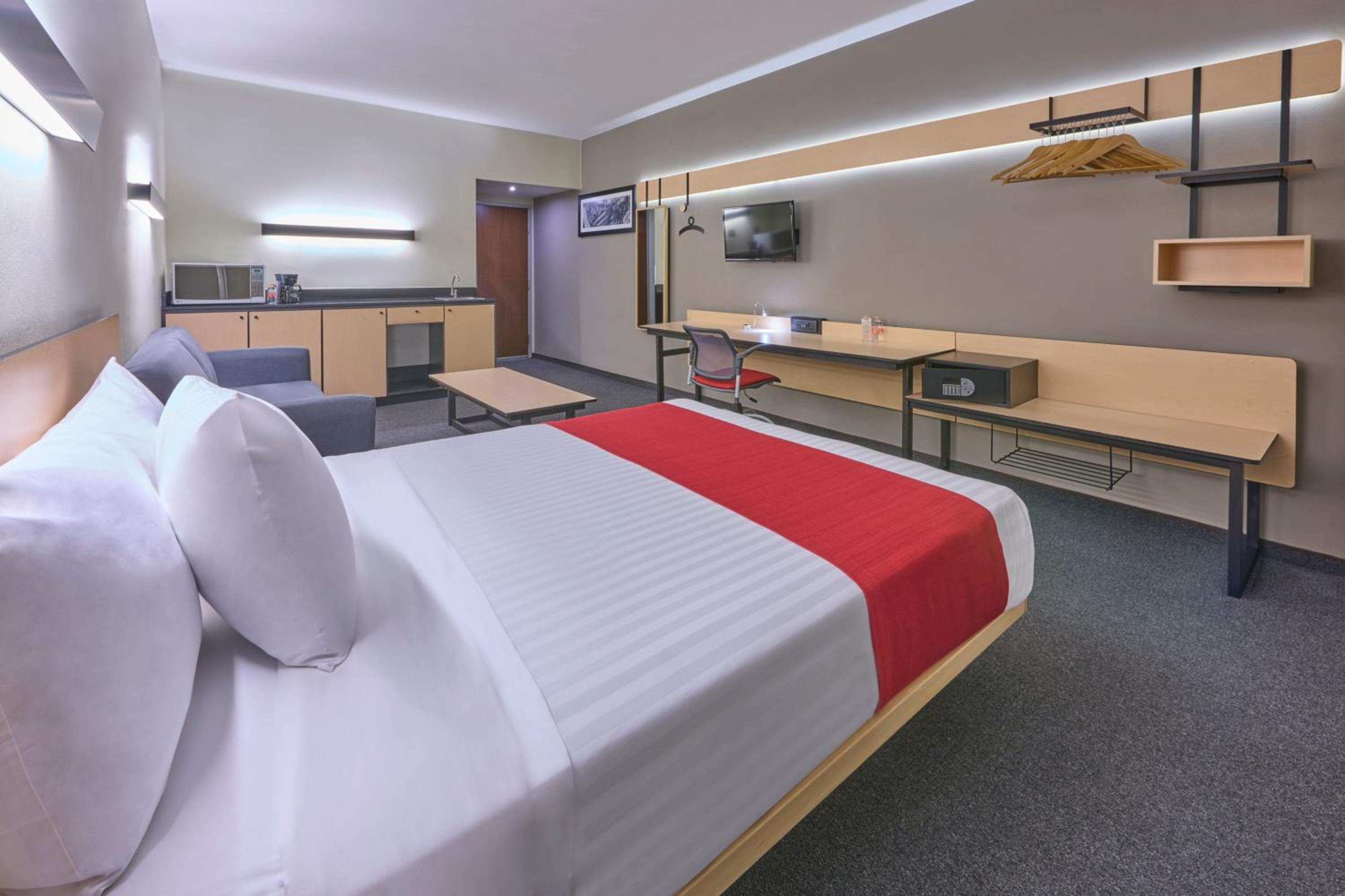Superior Queen Room with Sofa Bed photo 1