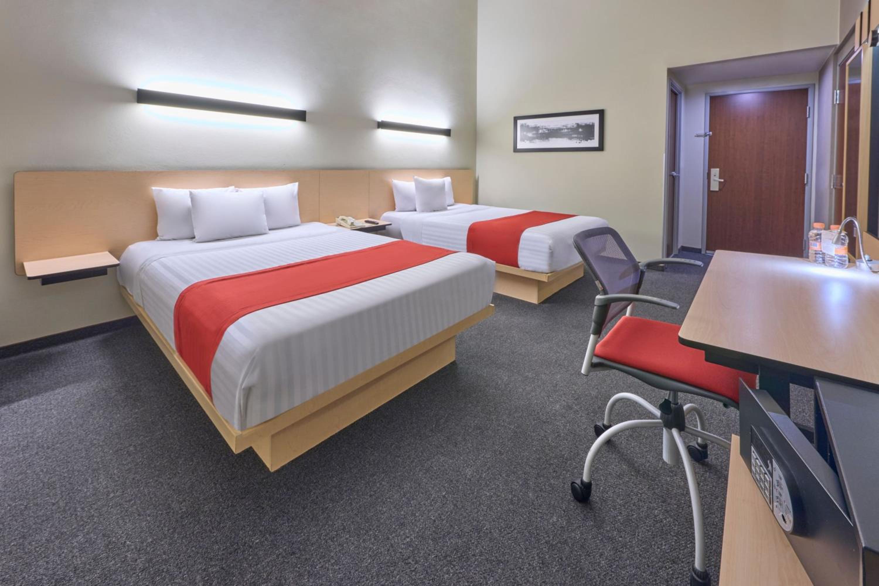 Double Room with Two Double Beds photo 3