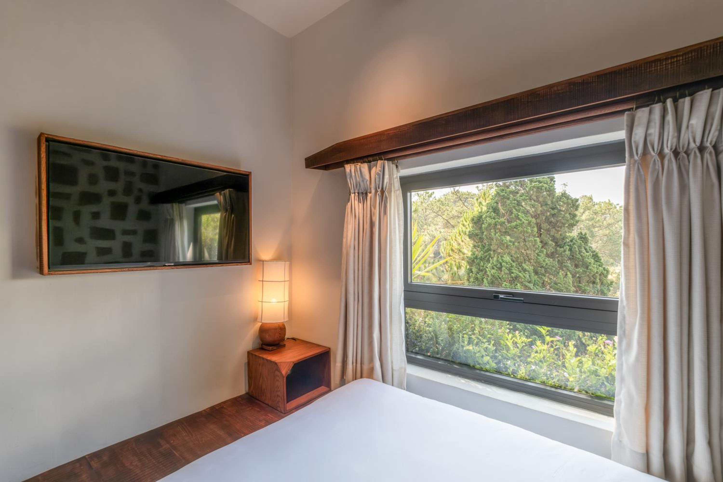 Deluxe Double Room - Photo 9