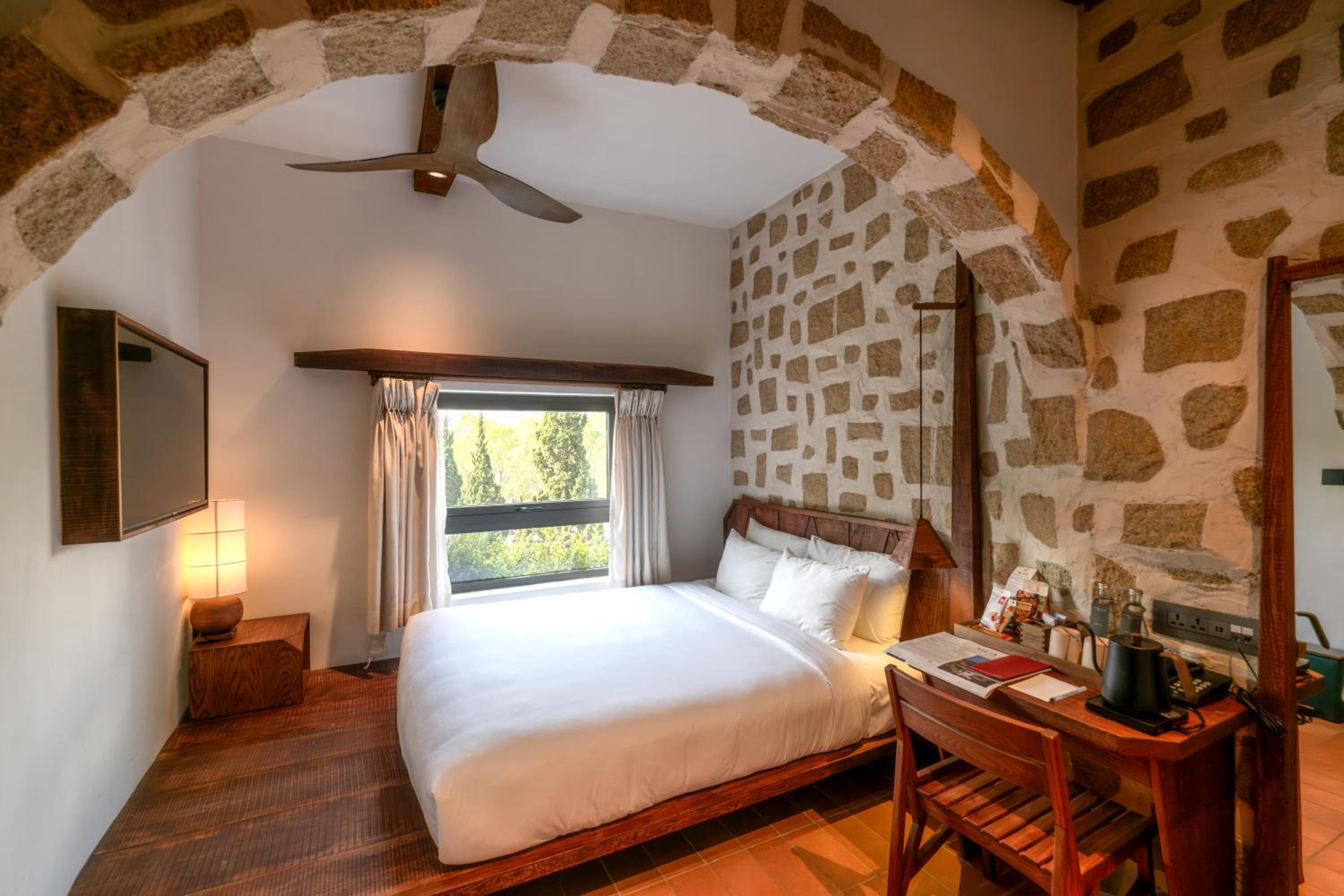 Deluxe Double Room - Photo 8