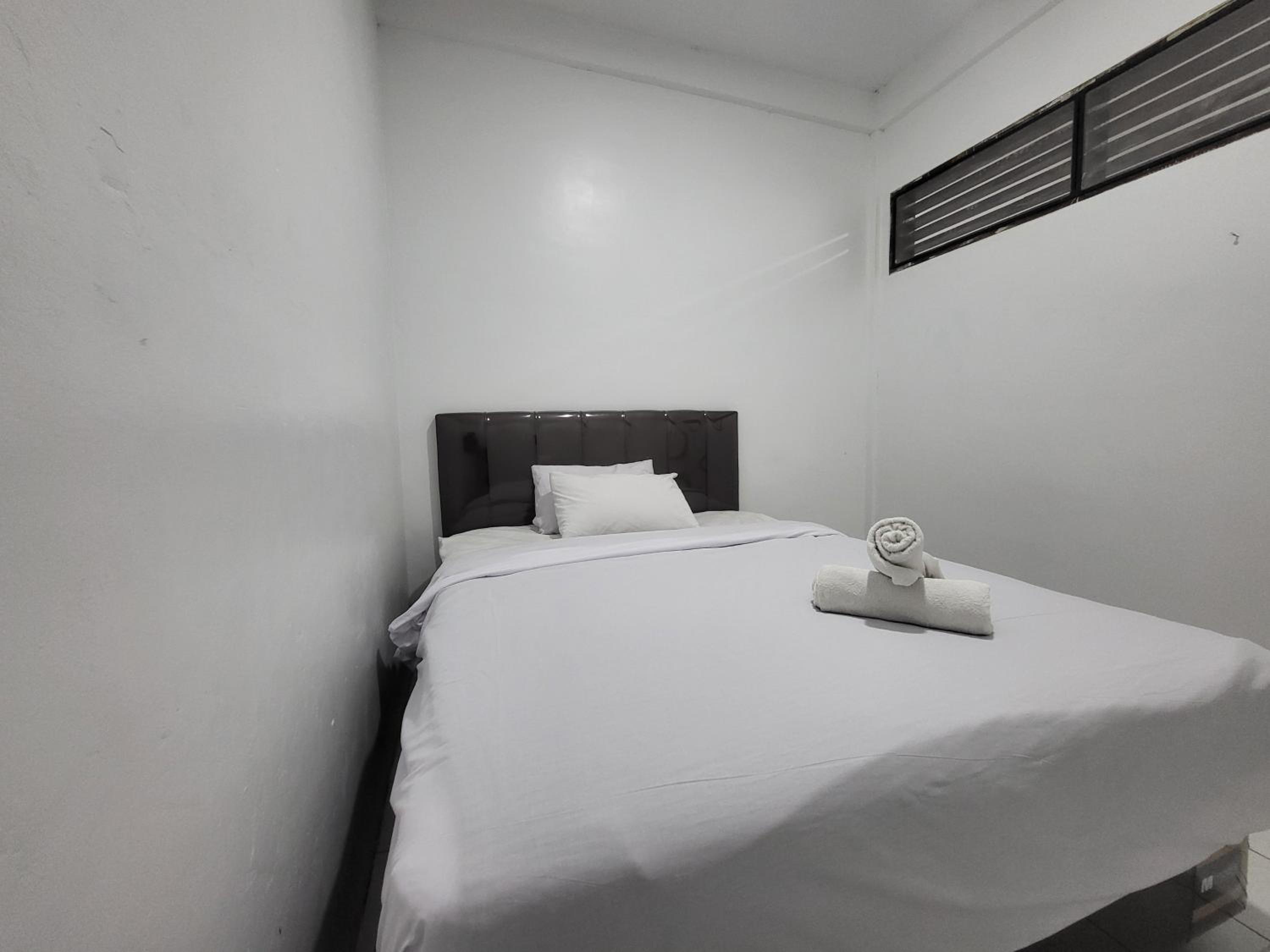 Economy Double Room photo 2