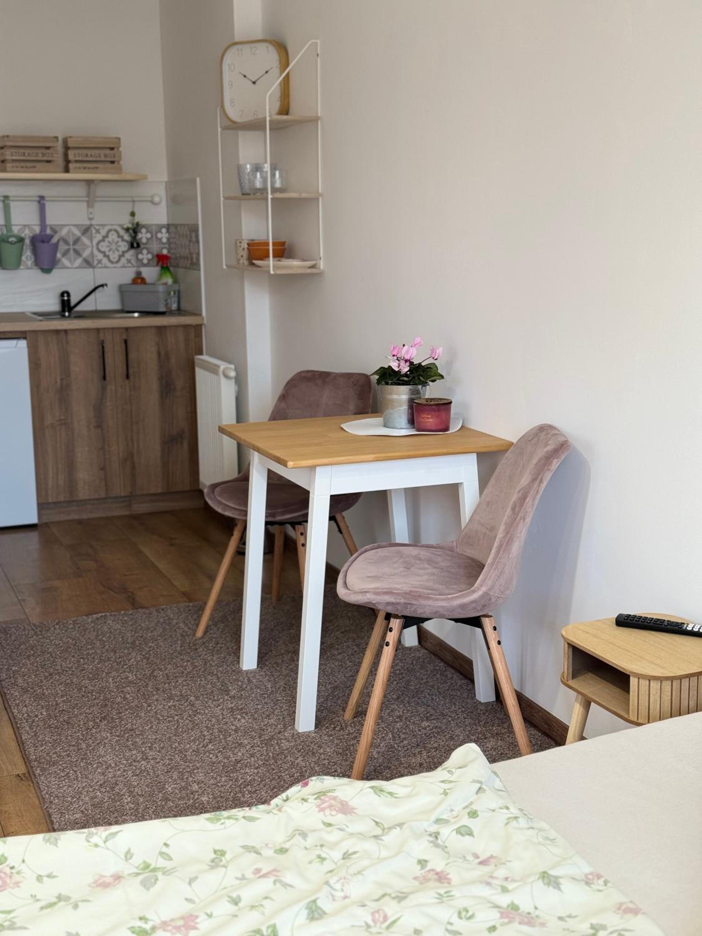 Double Room with Patio - Photo 2