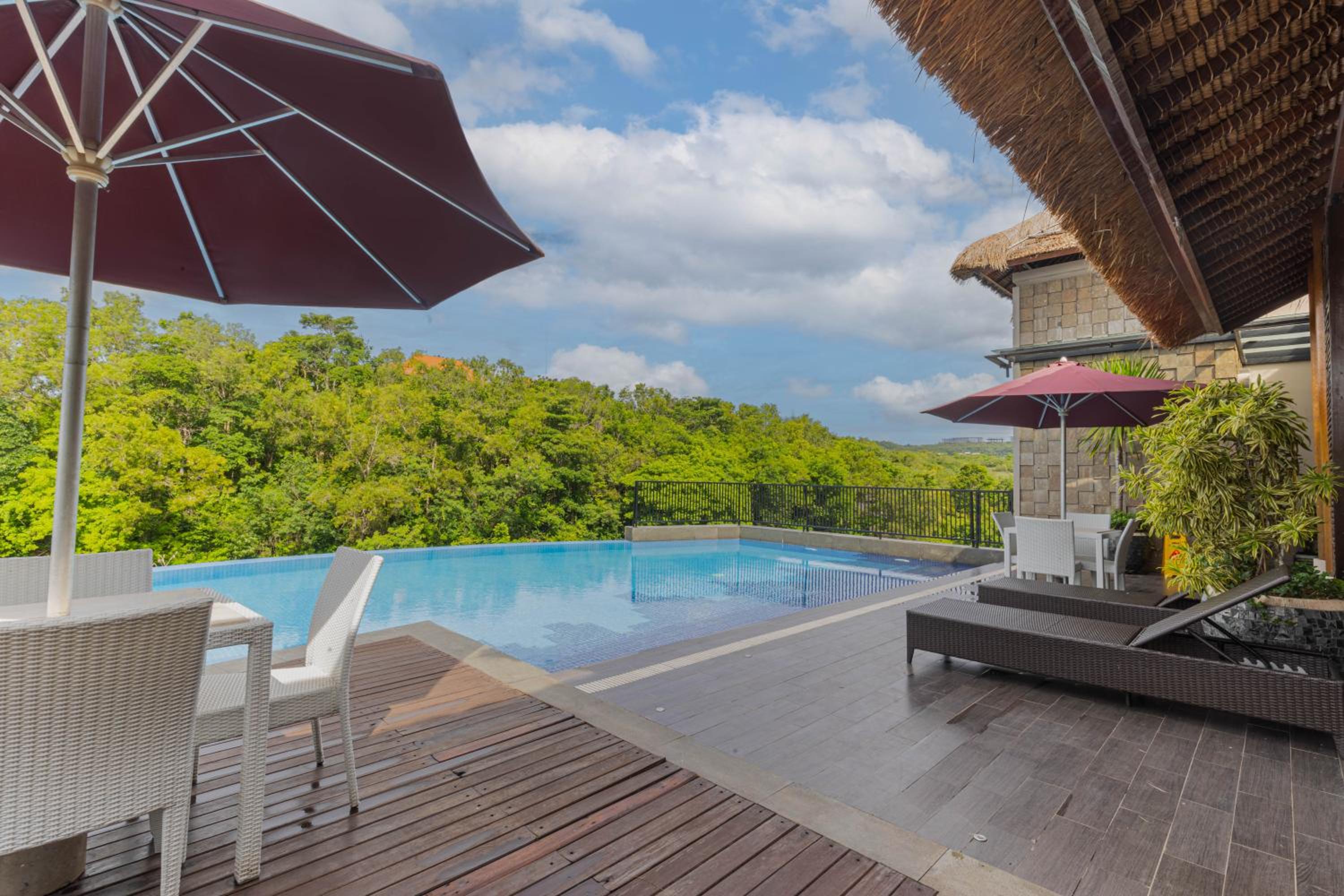 Three-Bedroom Villa - Photo 38