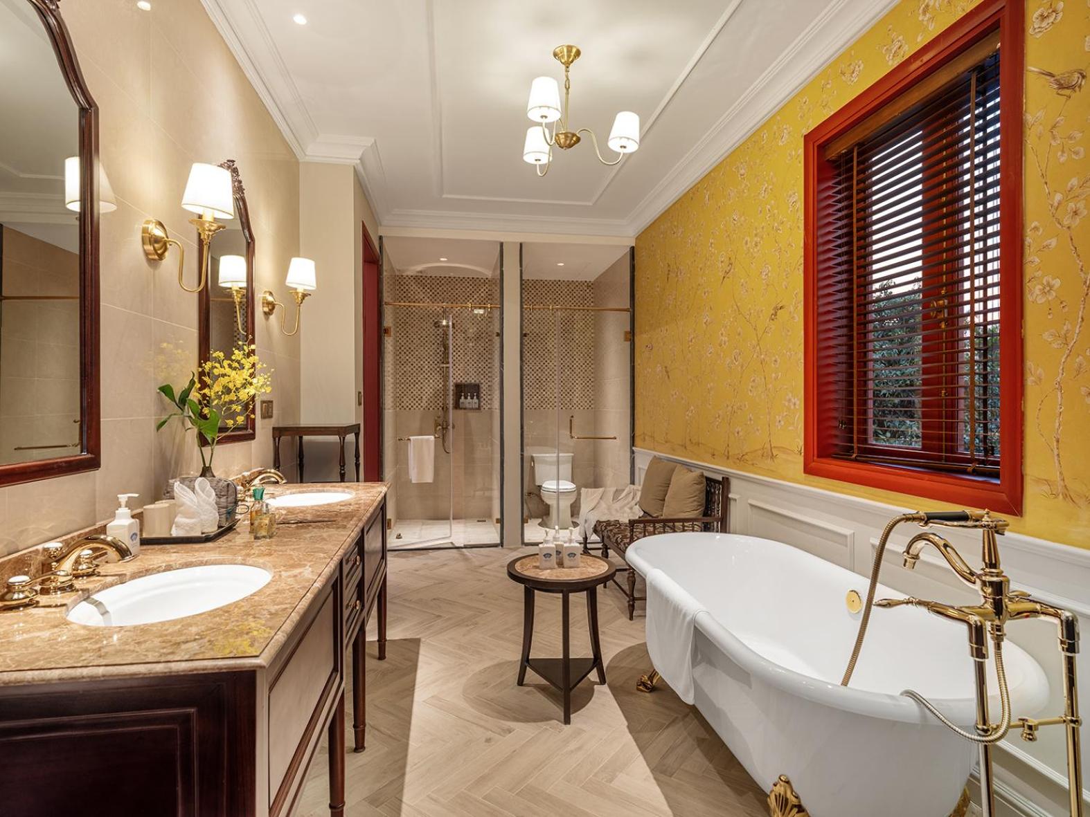 King Suite With Balcony photo 3