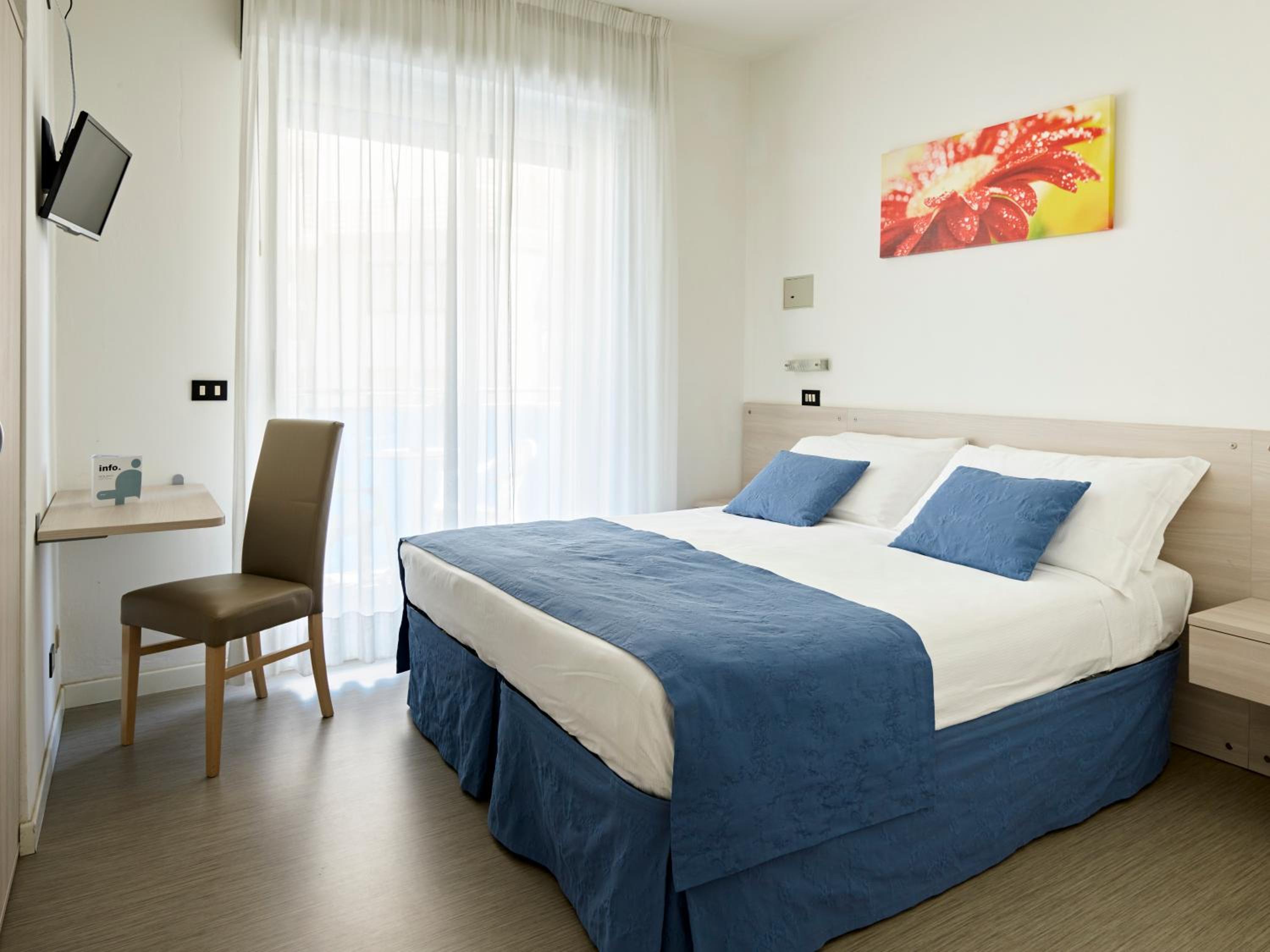 Double or Twin Room with Beach Access - Photo 1