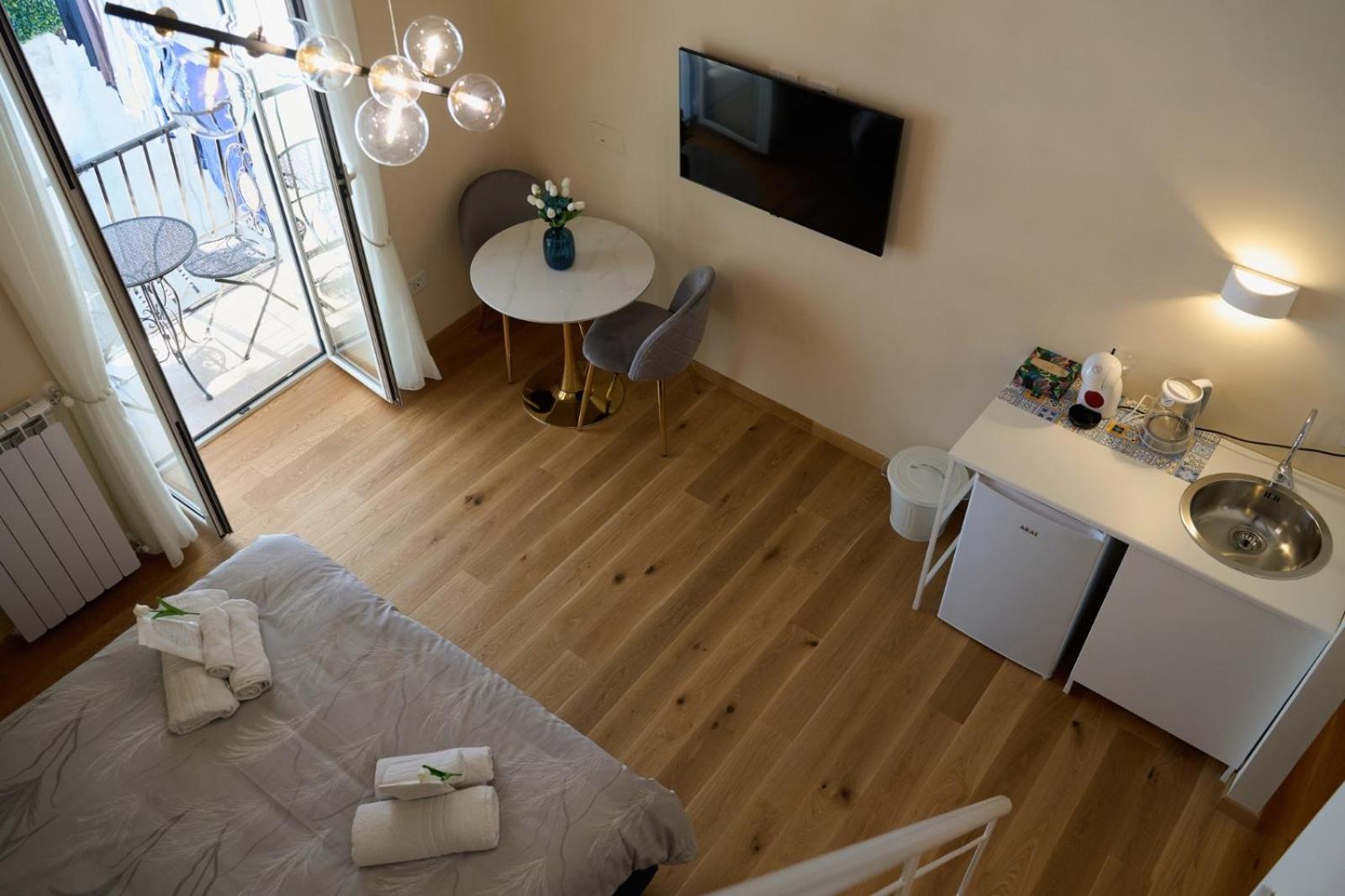 One-Bedroom Apartment