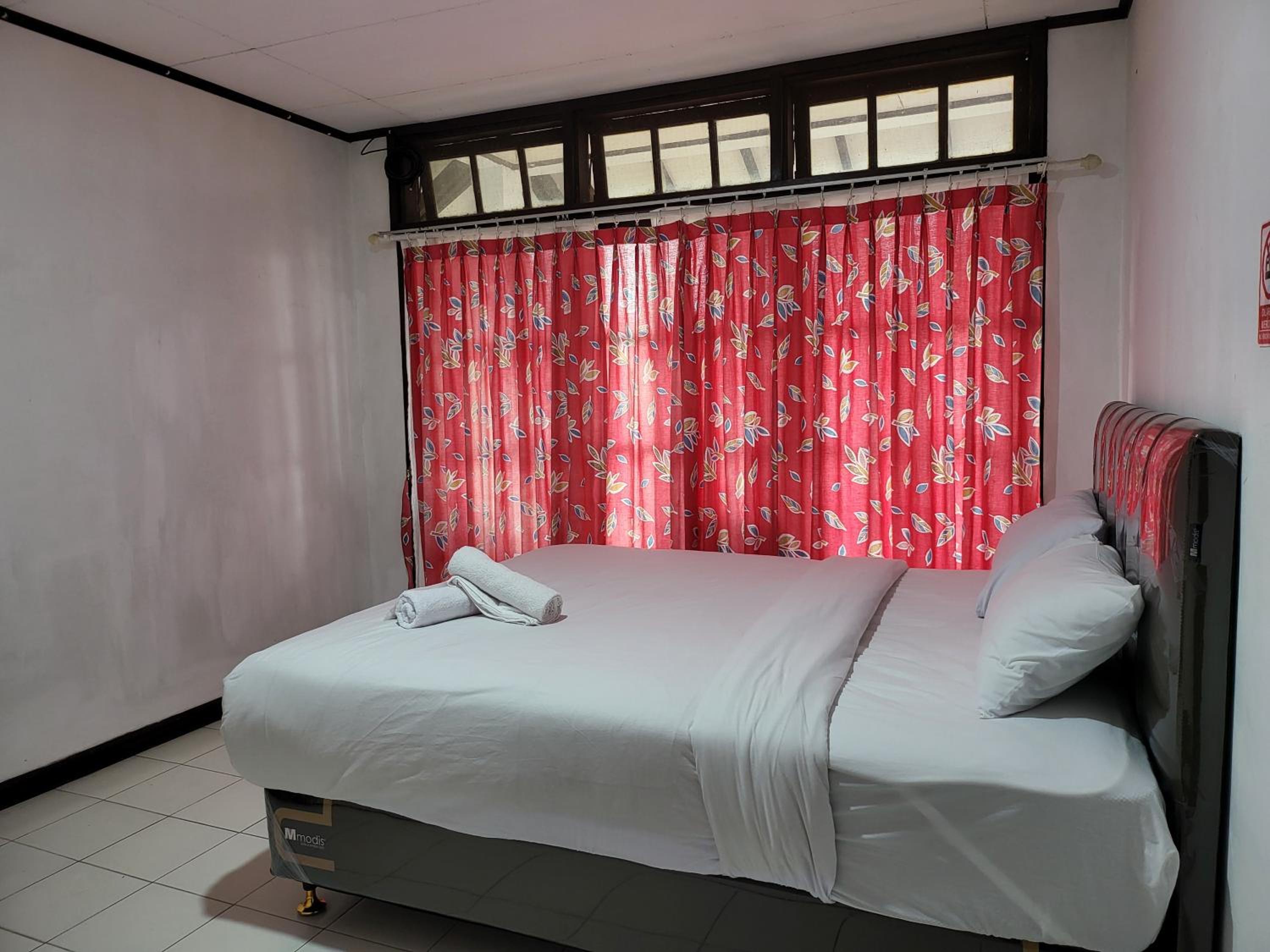 Standard Queen Room photo 3