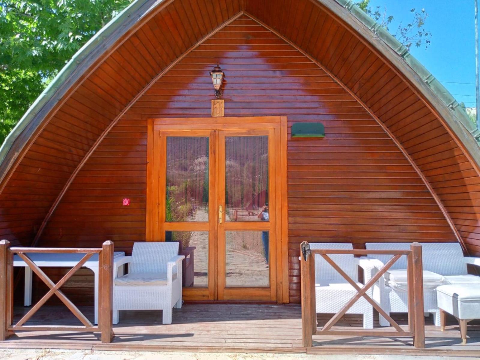 Bungalow With Garden View photo 3