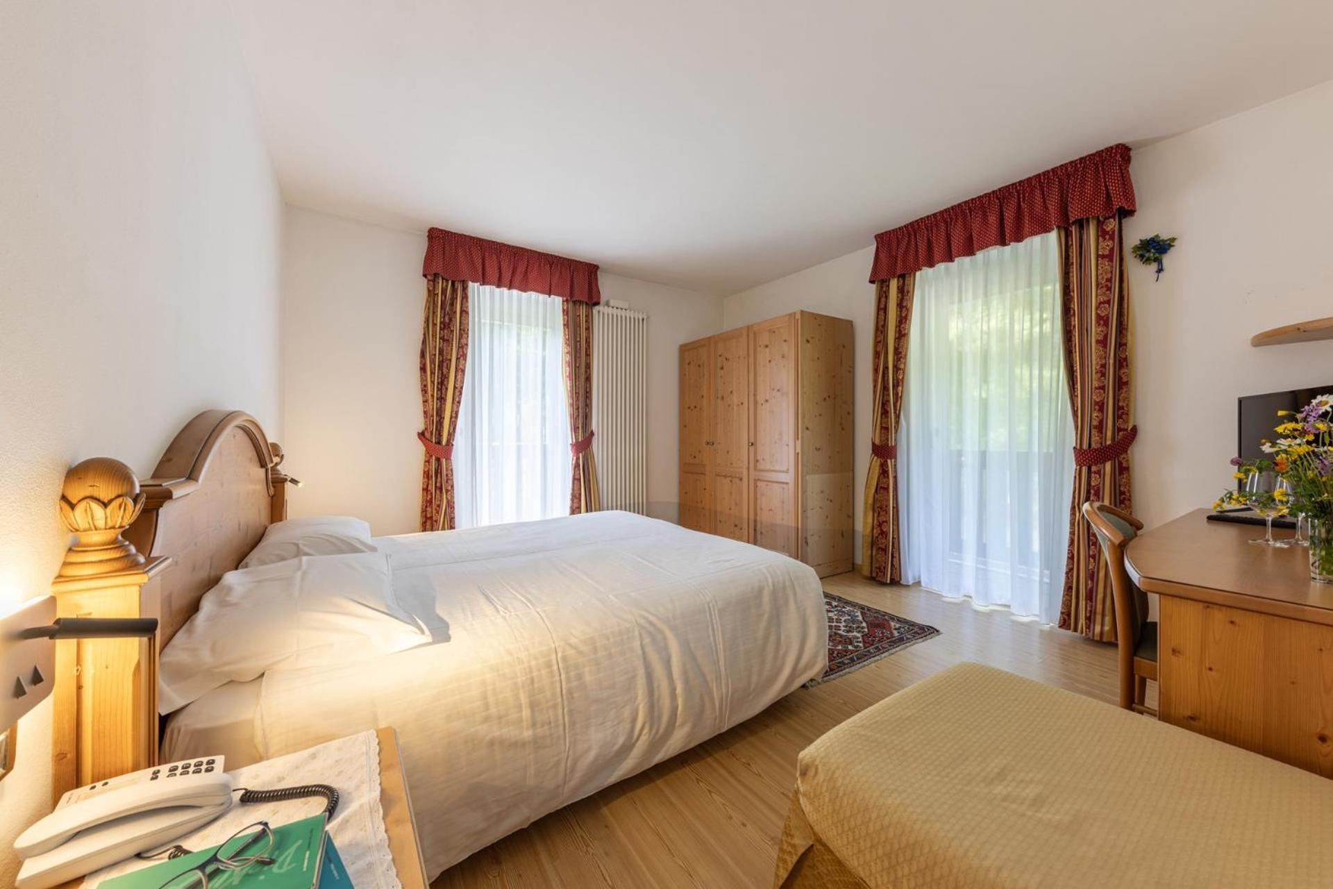 Superior Double or Twin Room with Mountain View
