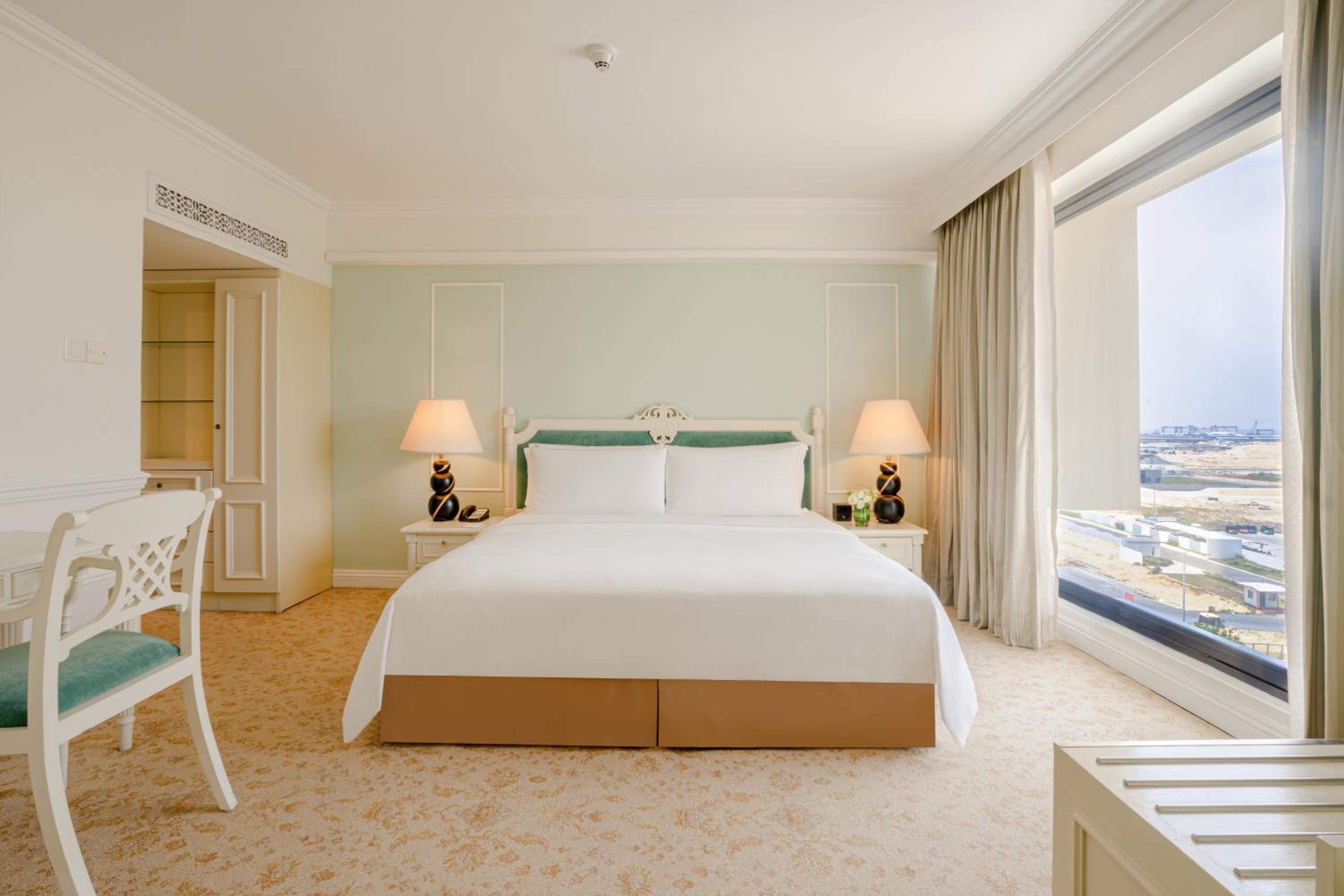 Suite with Club Lounge Access