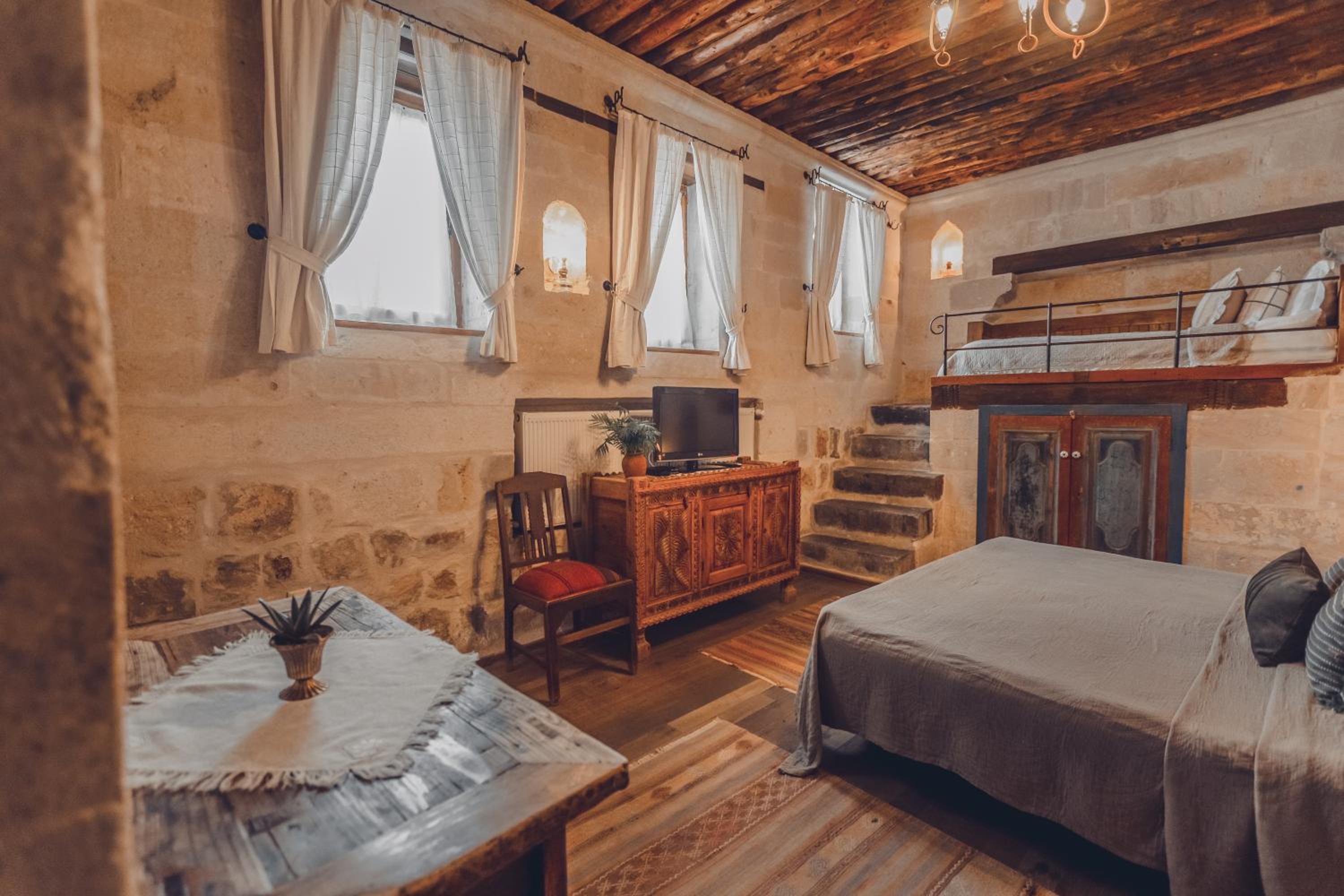 Standard Double or Twin Room - Photo 29