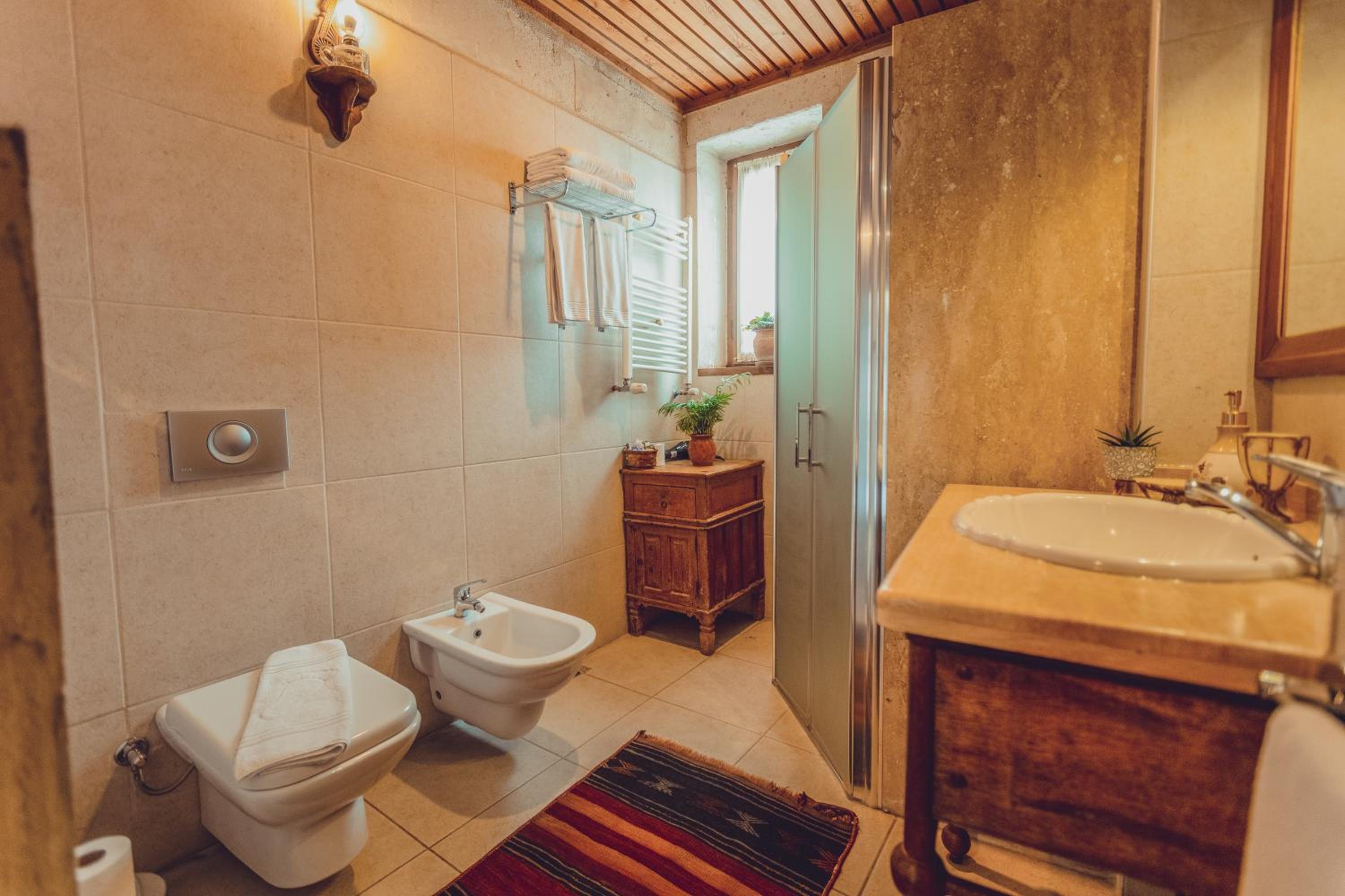 Standard Double or Twin Room - Photo 25