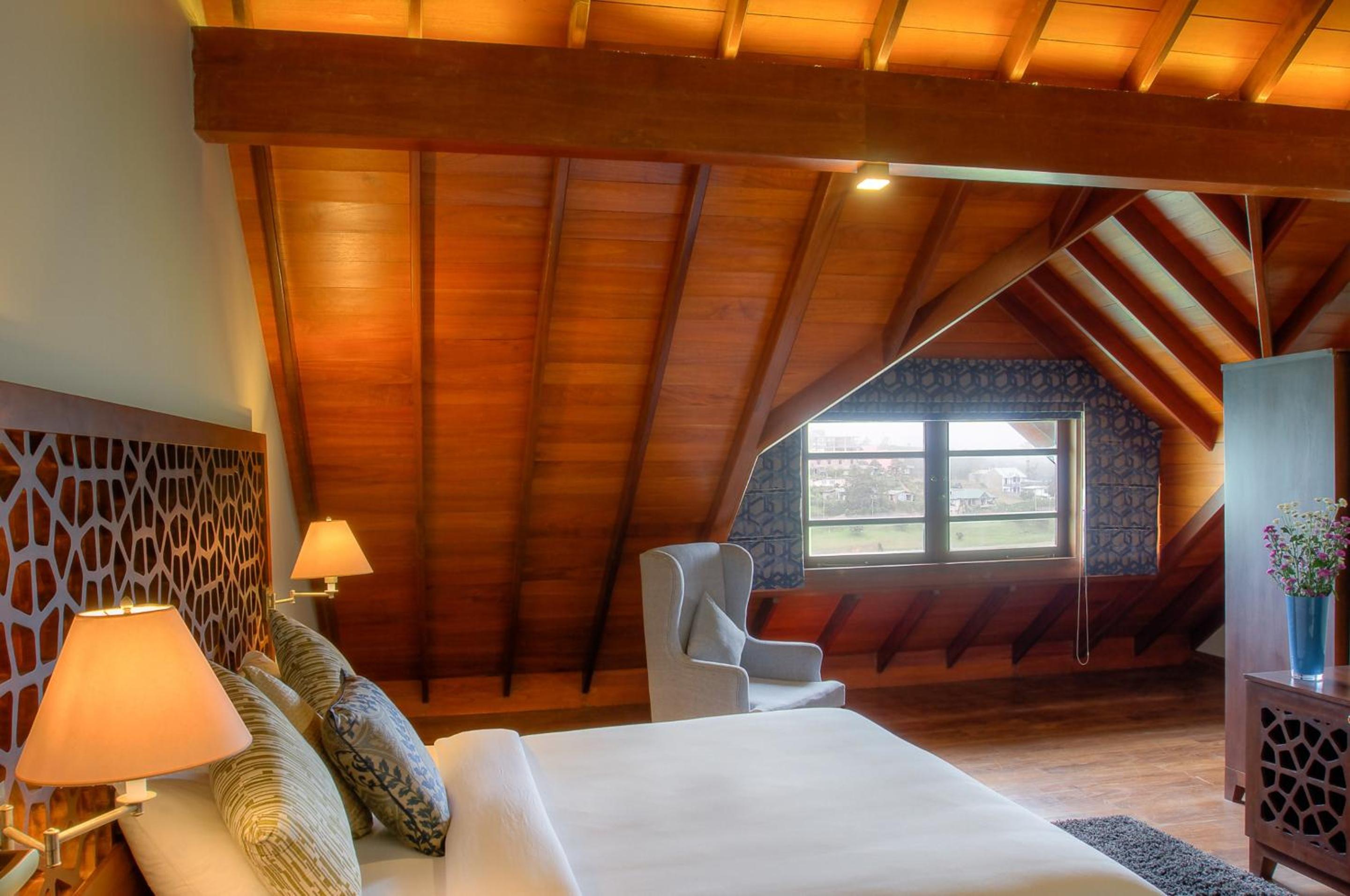 Attic Lake View - Rookwood photo 2